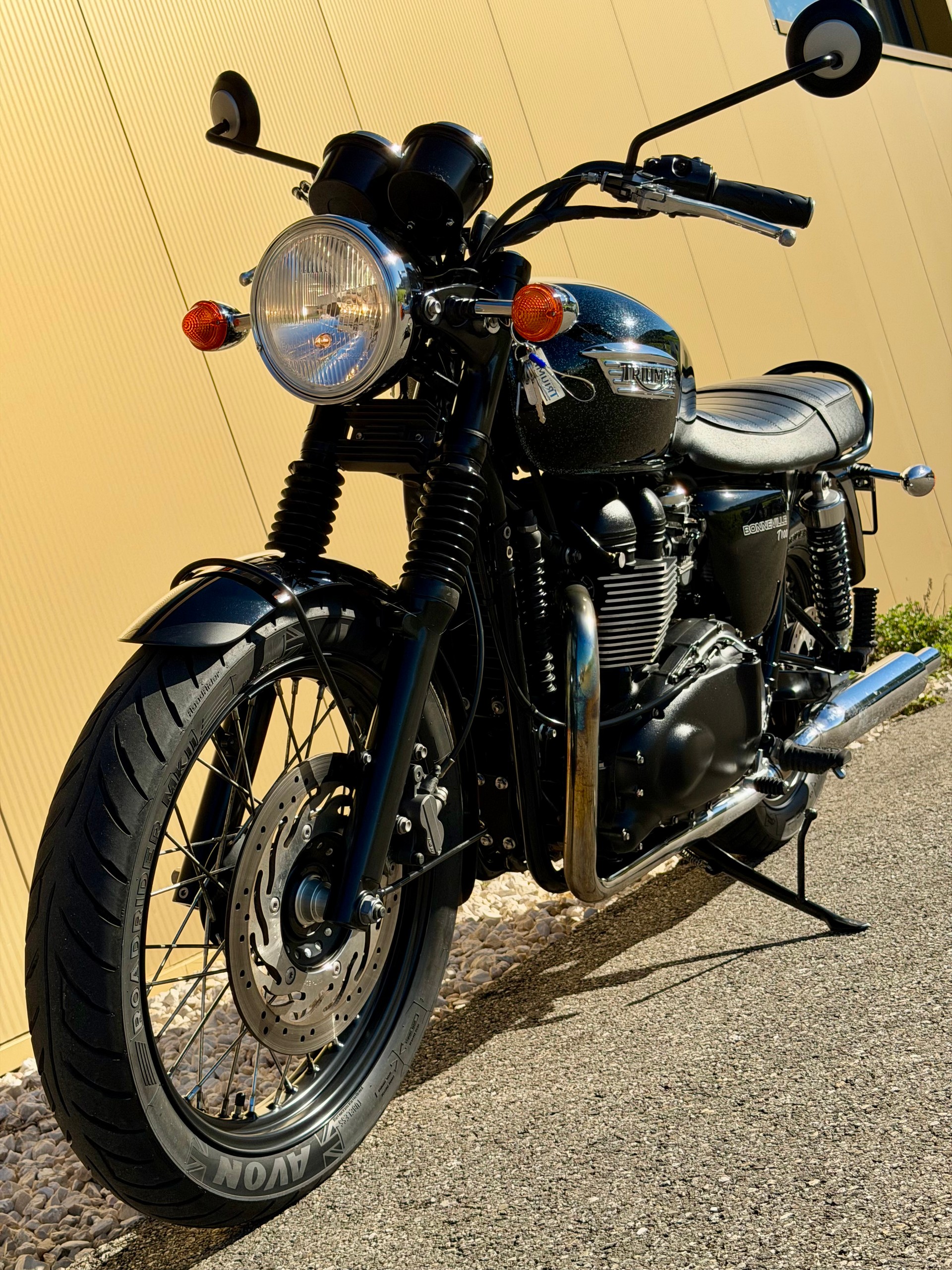 TRIUMPH Bonneville 900 i T 100-image-7