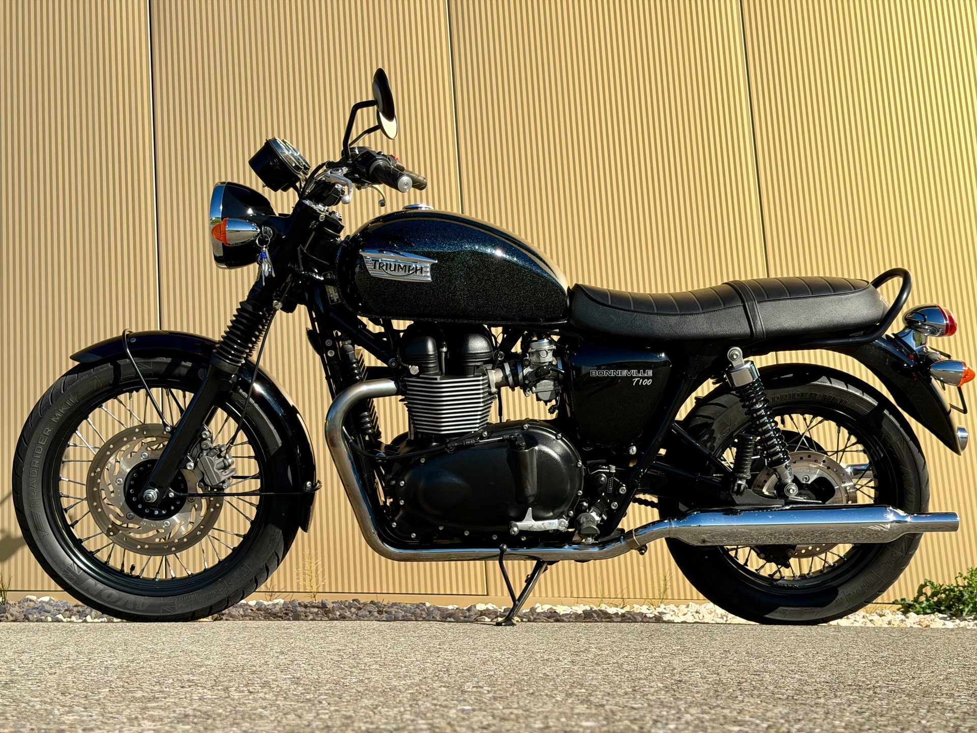 TRIUMPH Bonneville 900 i T 100-image-10