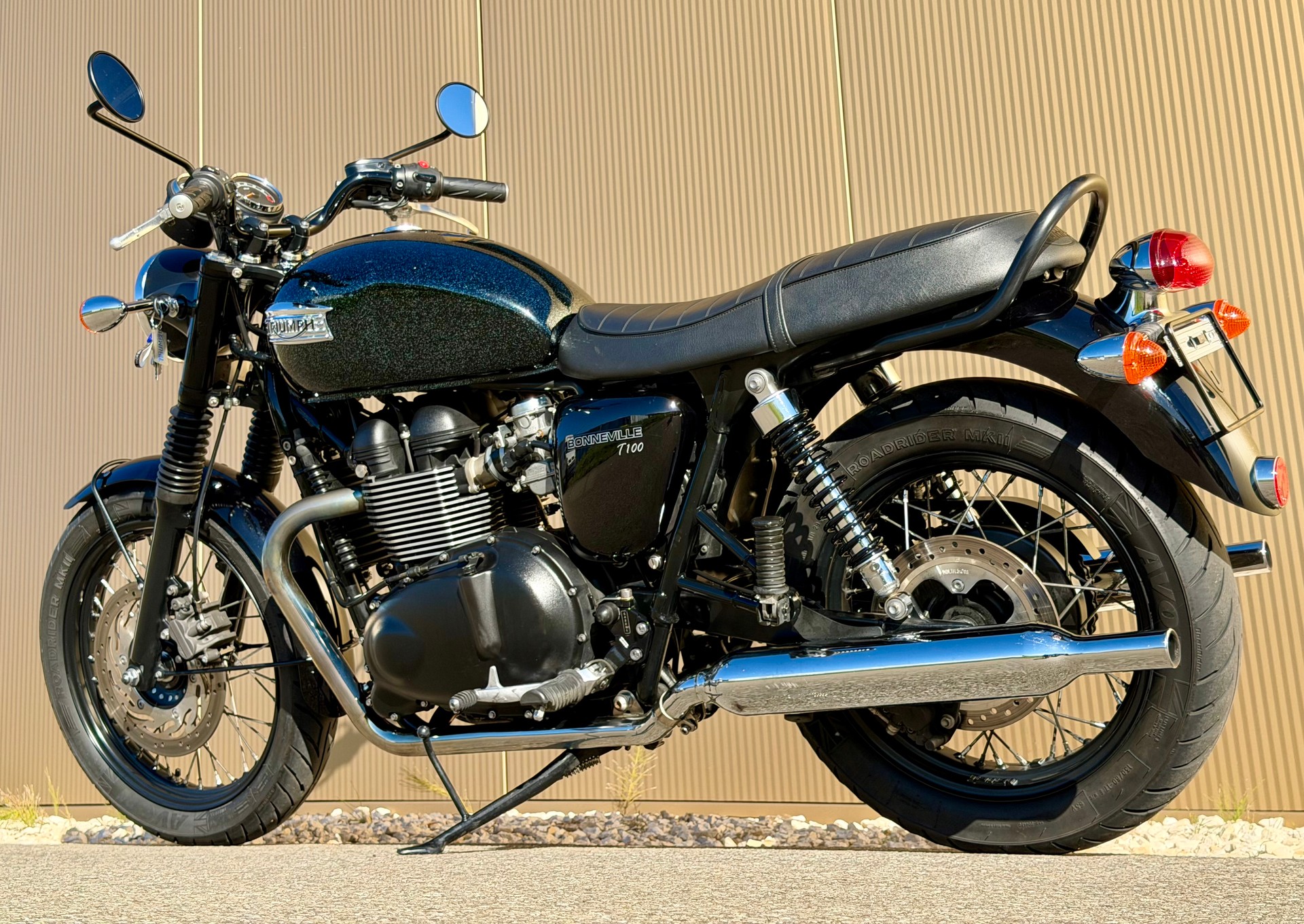 TRIUMPH Bonneville 900 i T 100-image-11