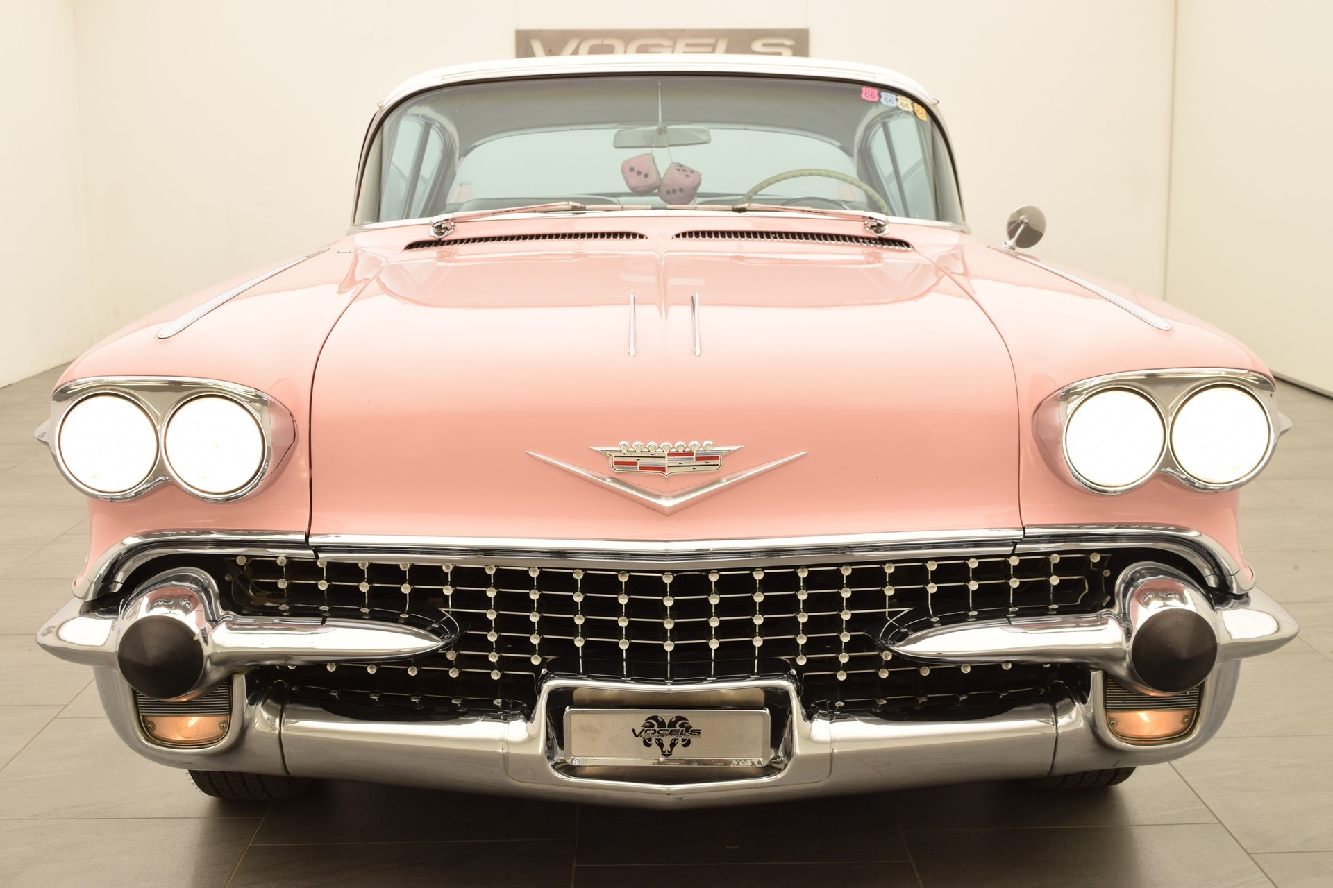 CADILLAC Deville Coupe-showroom-element-1
