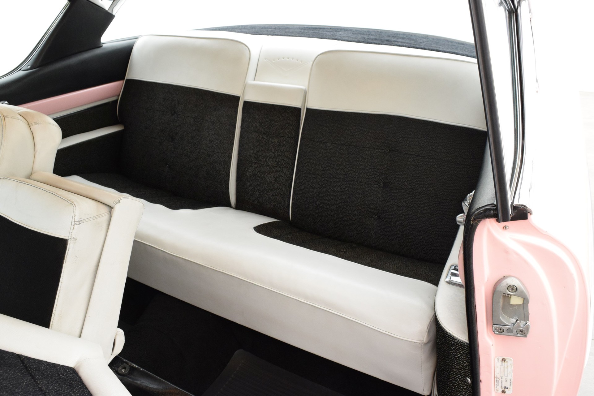CADILLAC Deville Coupe-image-14