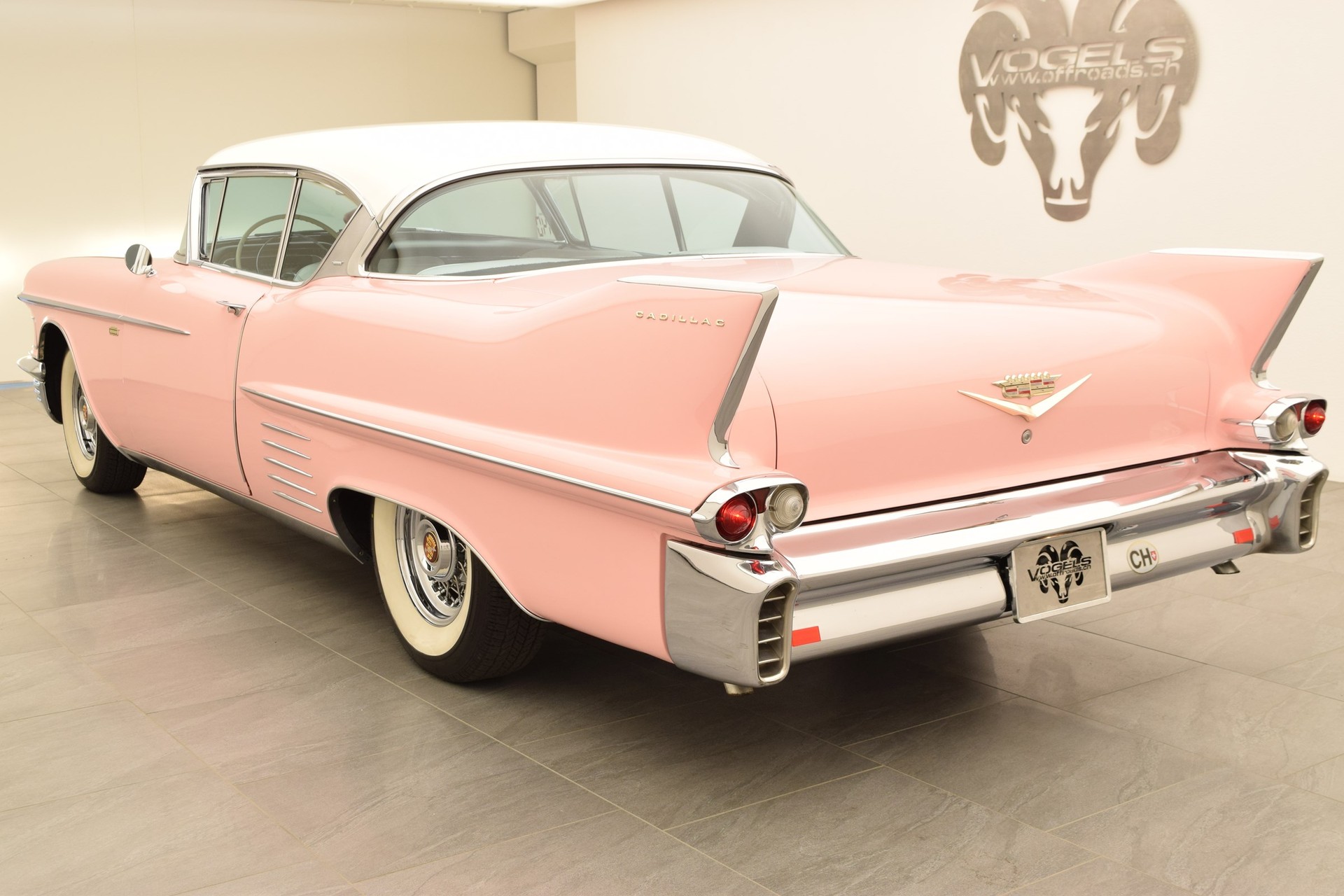 CADILLAC Deville Coupe-image-5