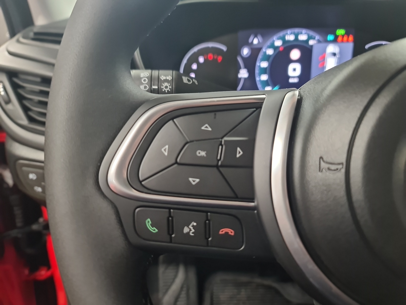 FIAT Tipo Hybrid 1.5 Swiss Edition Cross-image-17