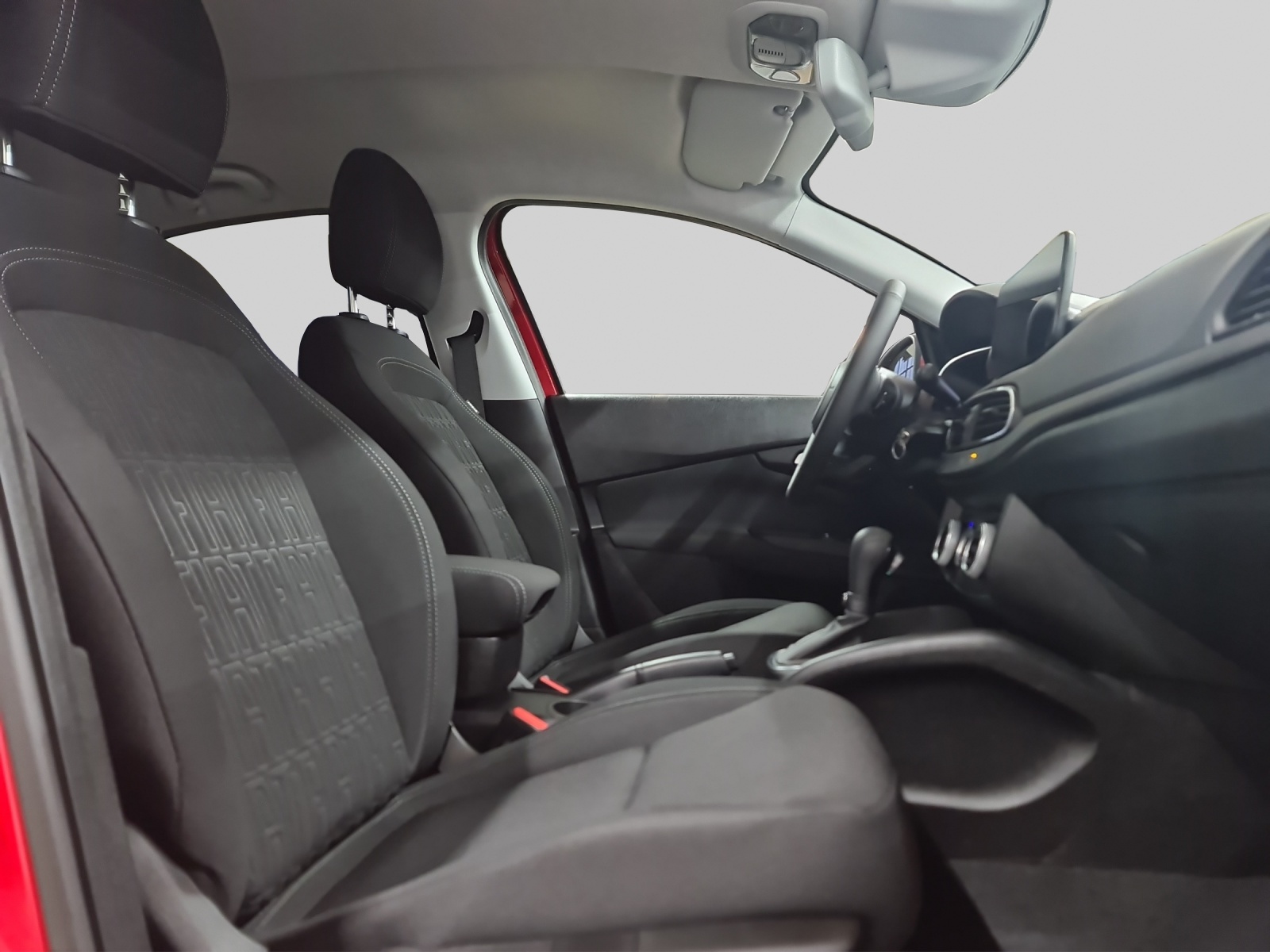 FIAT Tipo Hybrid 1.5 Swiss Edition Cross-image-12