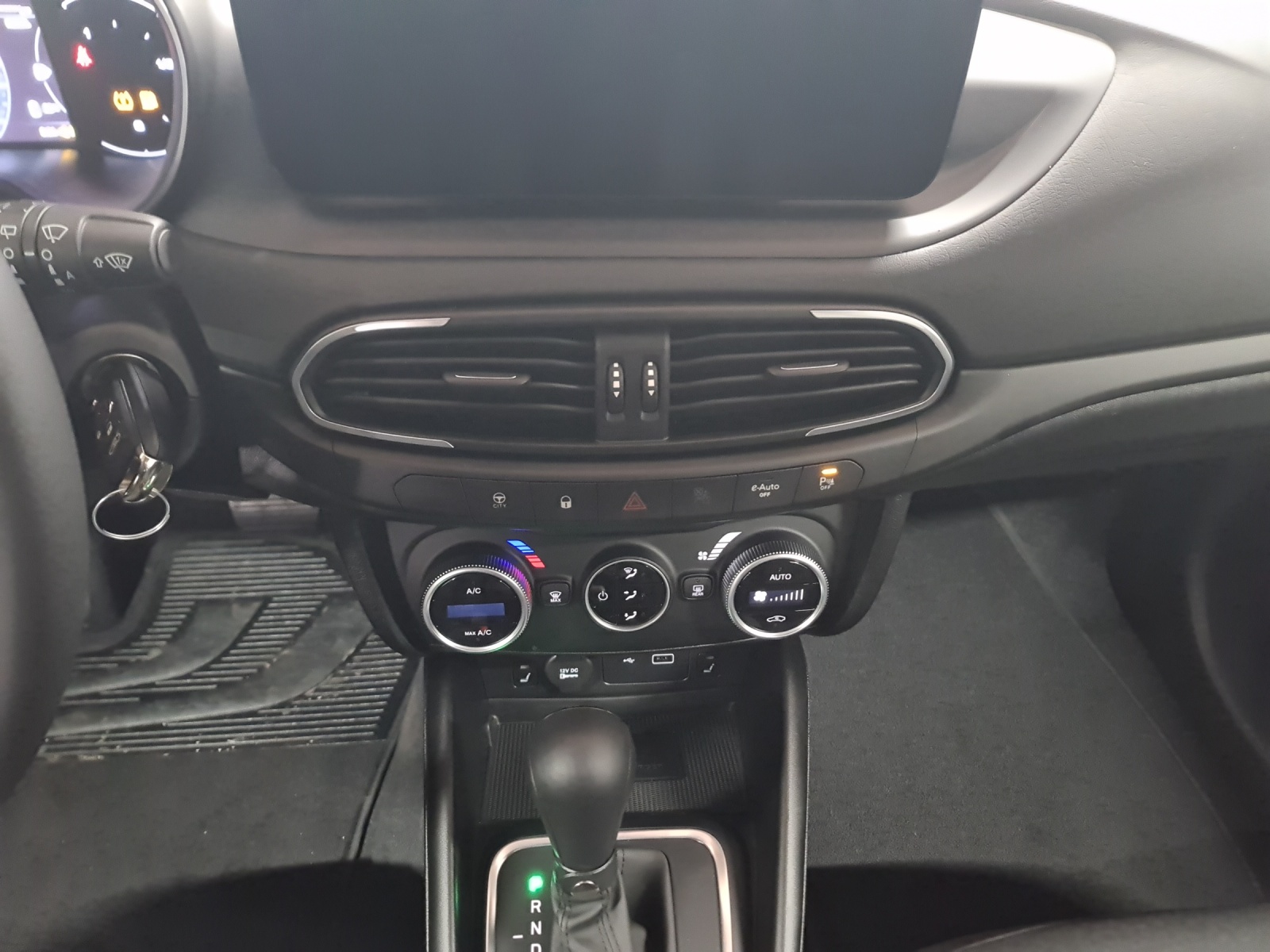 FIAT Tipo Hybrid 1.5 Swiss Edition Cross-image-9