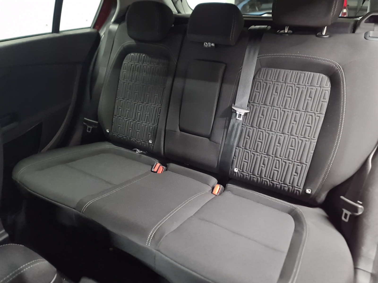 FIAT Tipo Hybrid 1.5 Swiss Edition Cross-image-15