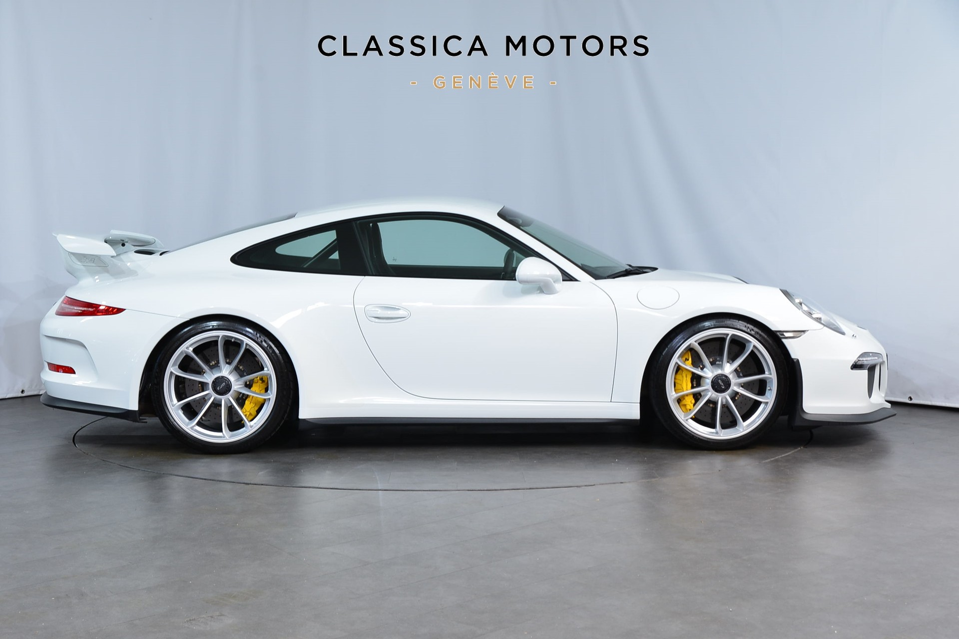 PORSCHE 911 GT3 PDK-showroom-element-2