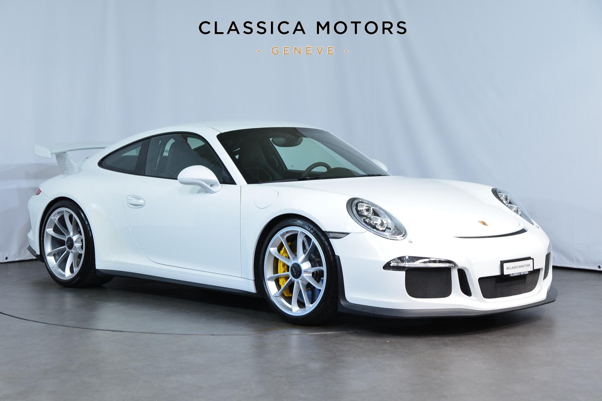 PORSCHE 911 GT3 PDK-showroom-element-1