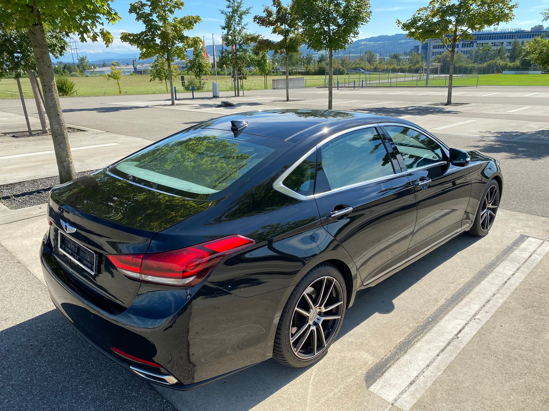 HYUNDAI Genesis Limousine 3.8 V6 HTRAC 4WD-image-5