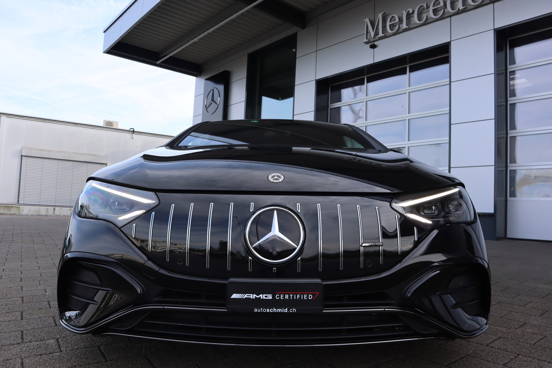 MERCEDES-BENZ EQE 43 AMG 4 Matic-showroom-element-2