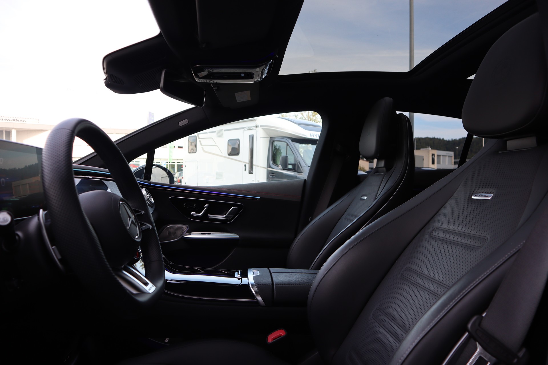 MERCEDES-BENZ EQE 43 AMG 4 Matic-showroom-element-3