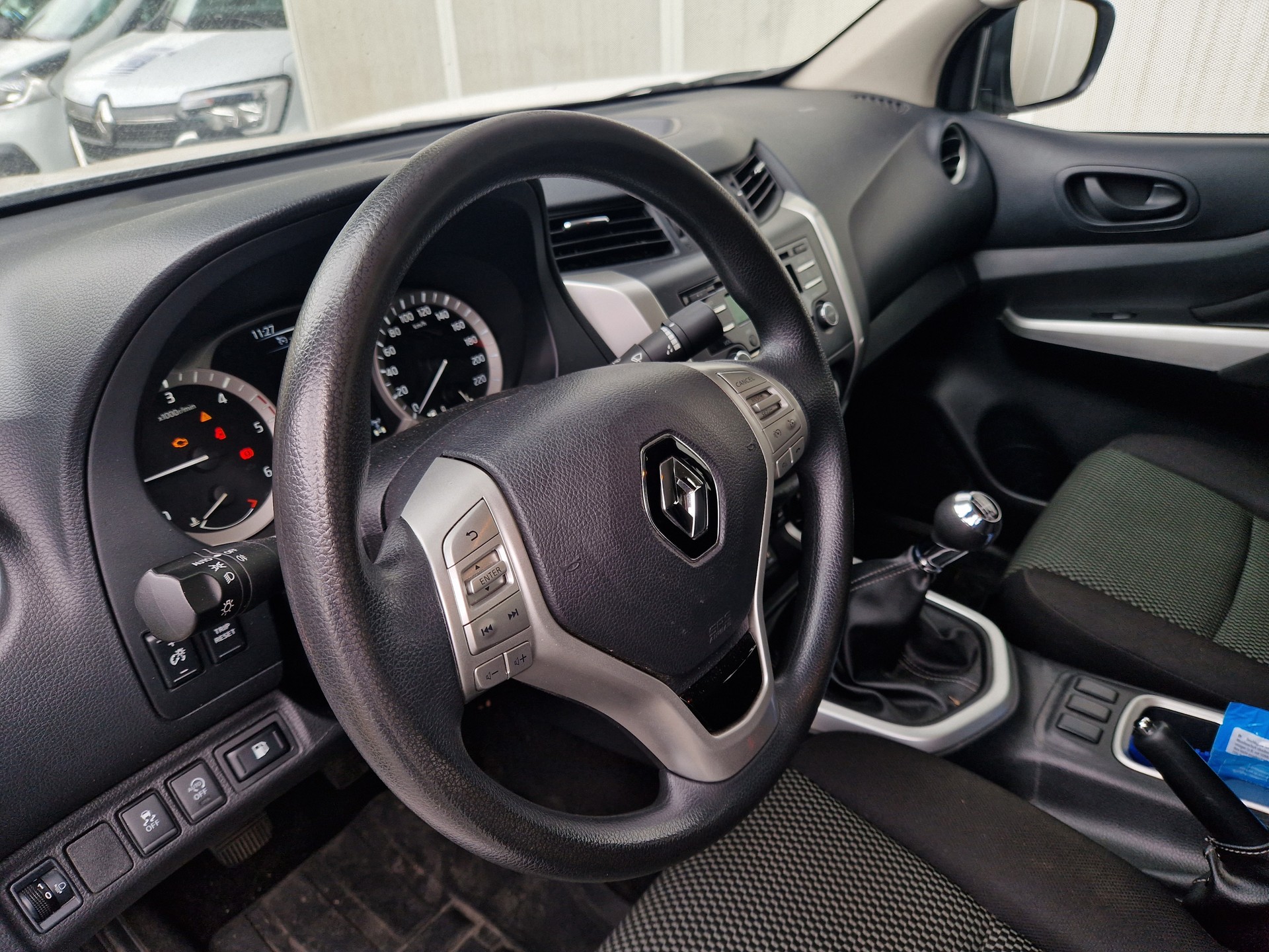 RENAULT Alaskan Pick-up 2.3 dCi 160 Business 4x4-image-6