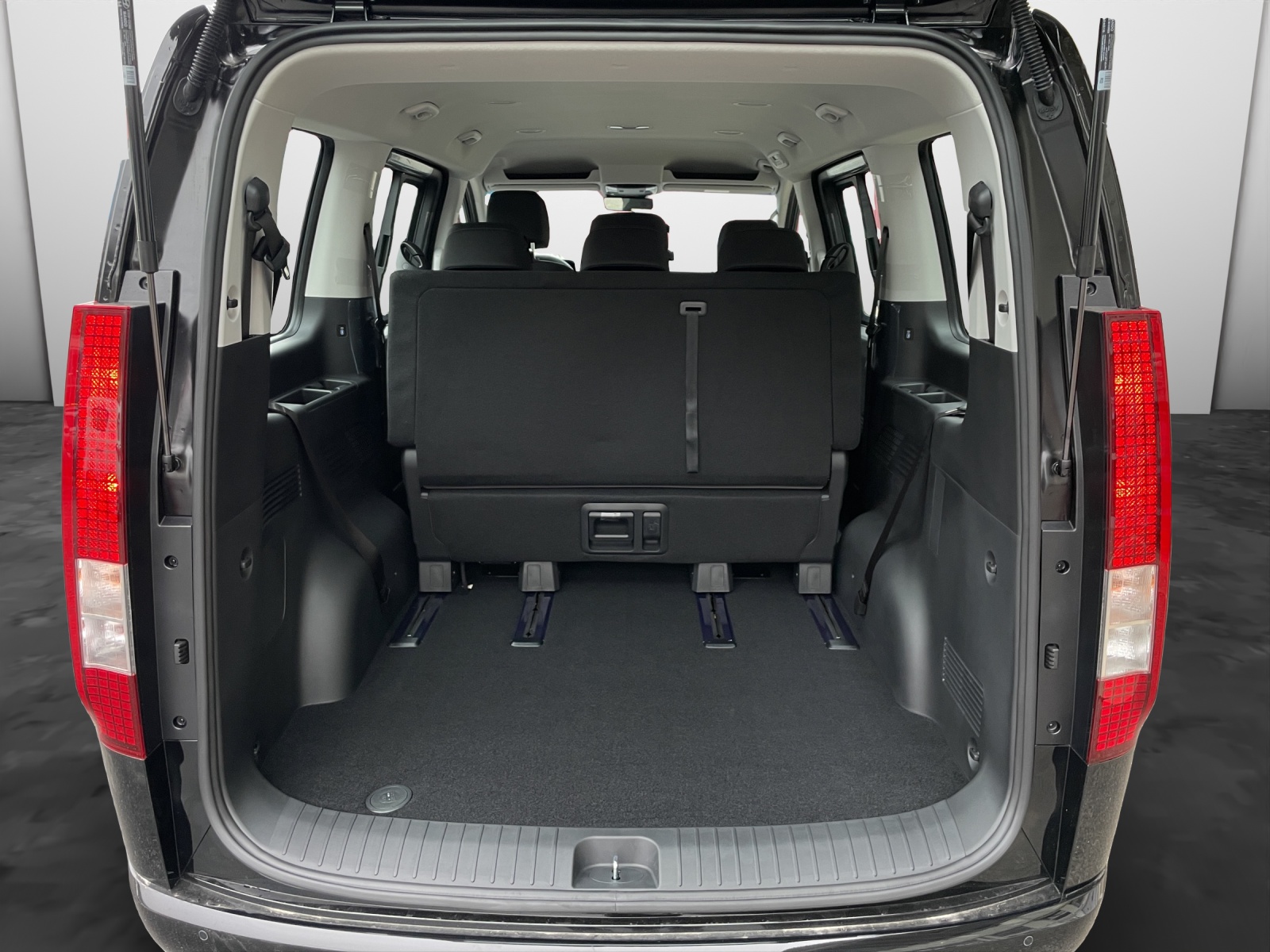 HYUNDAI Staria Wagon 1.6 GDi HEV Amplia-image-10