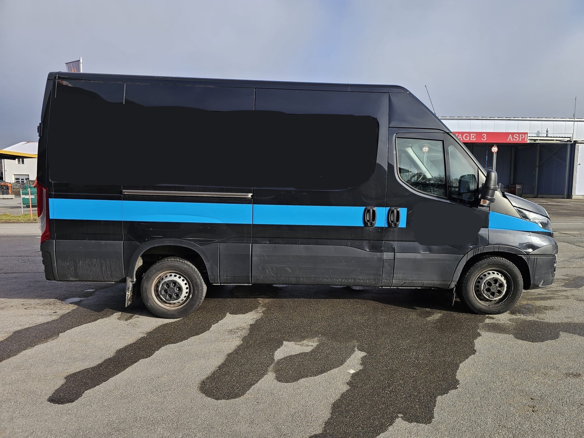 IVECO 35S13A8V Fourgon Van 12m3-image-9