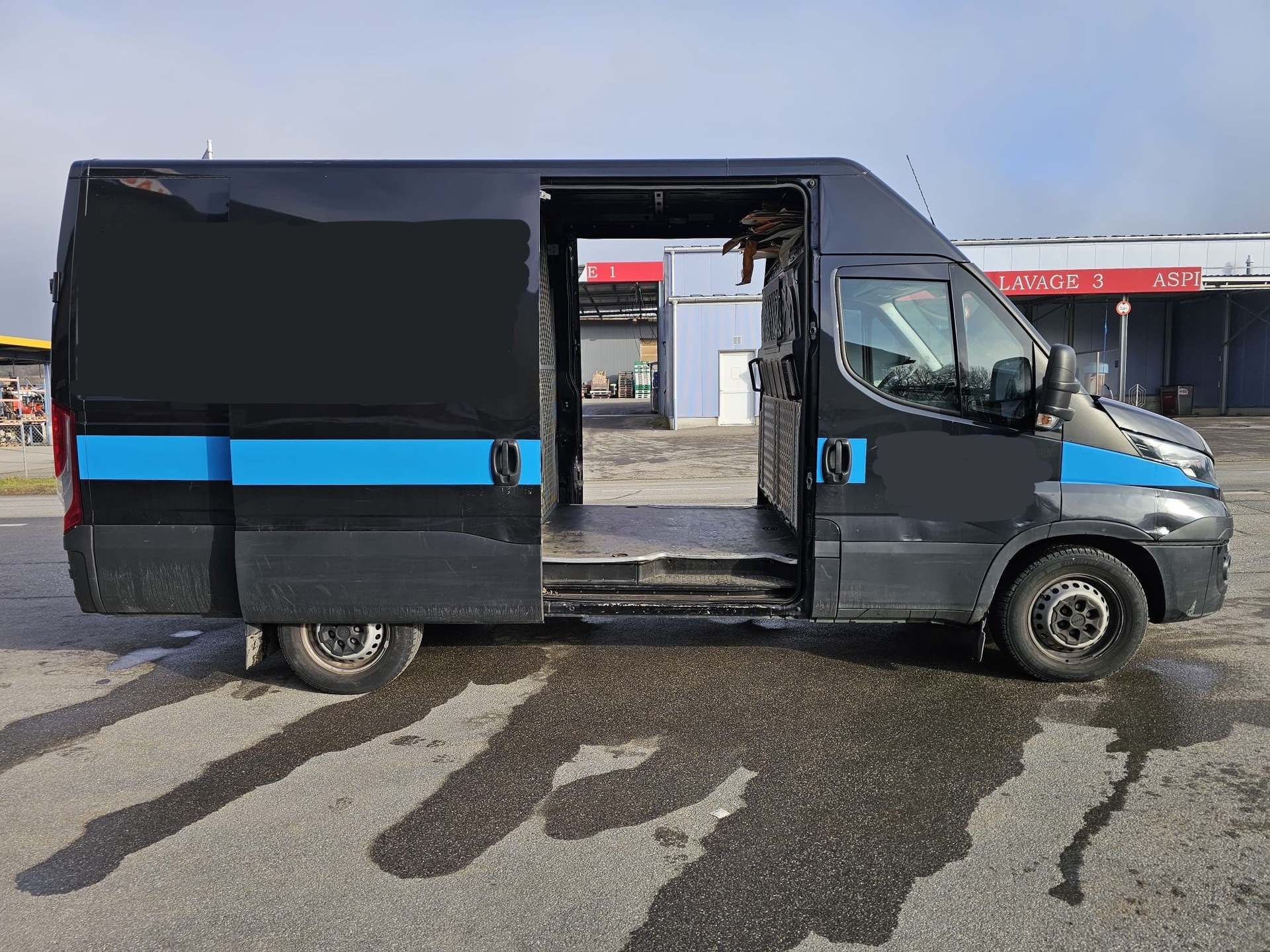 IVECO 35S13A8V Fourgon Van 12m3-image-1