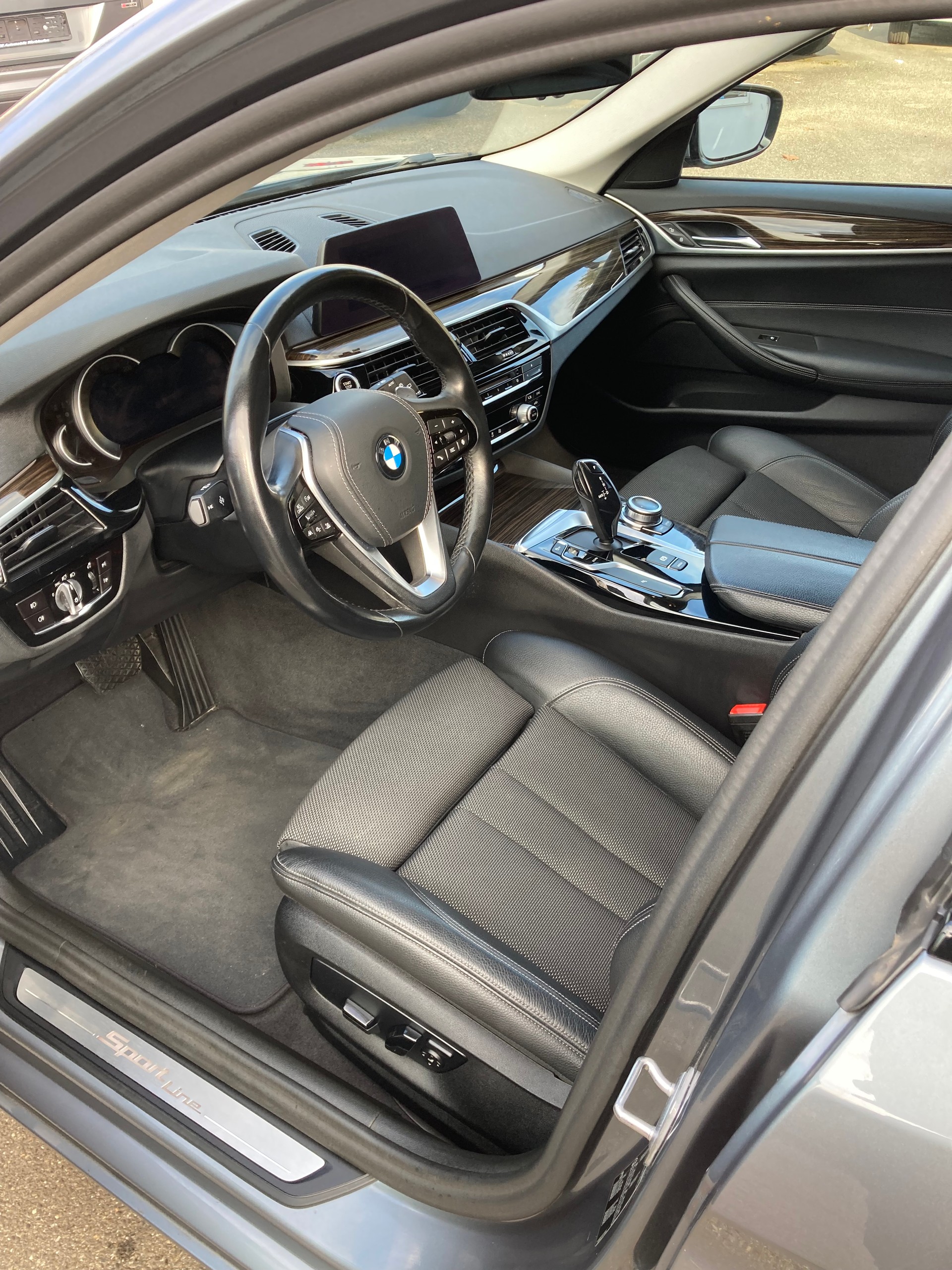 BMW 520d Touring Sport Edition Steptronic-image-8