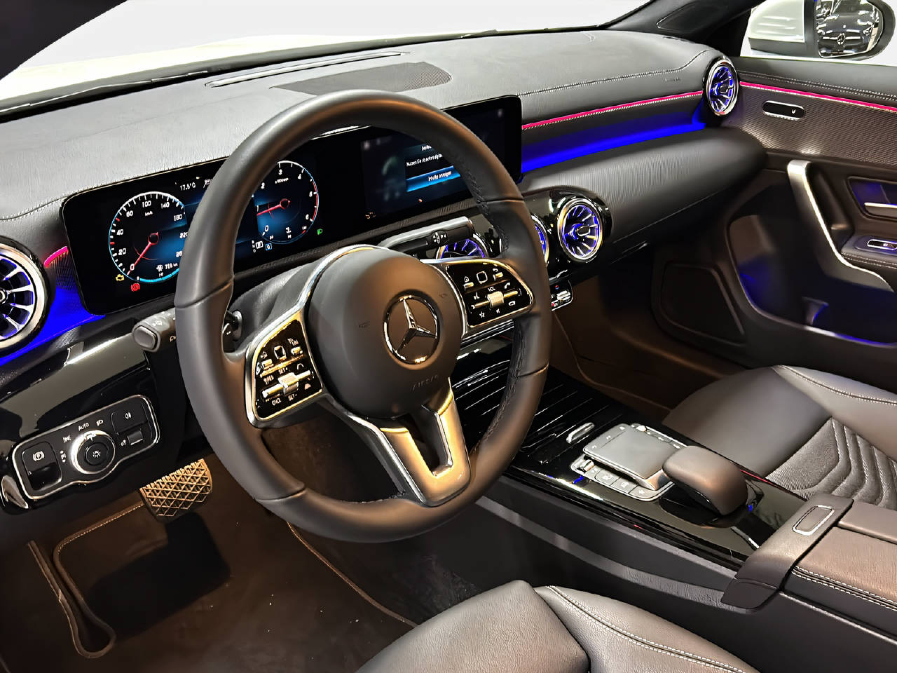 MERCEDES-BENZ CLA 180 d Progressive Shooting Brake-image-10