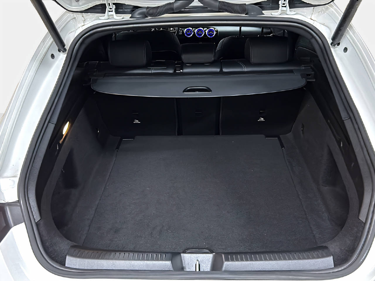 MERCEDES-BENZ CLA 180 d Progressive Shooting Brake-image-13