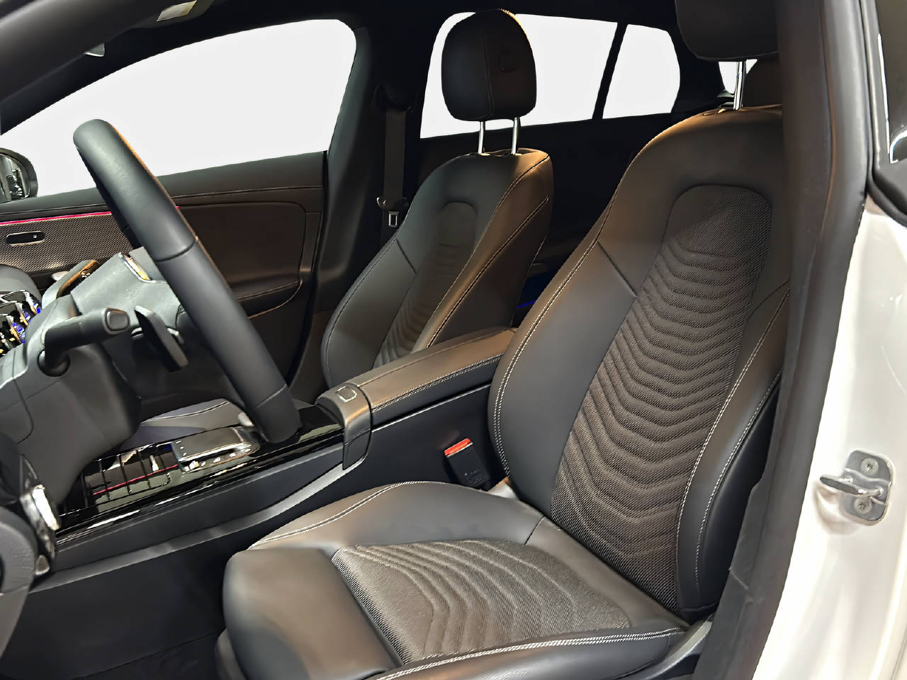 MERCEDES-BENZ CLA 180 d Progressive Shooting Brake-image-9