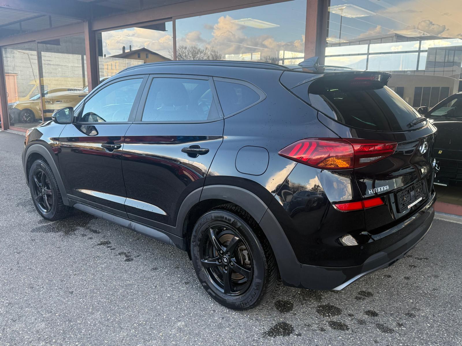 HYUNDAI TUCSON 2.0 CRDi 185 N-Line 4WD-image-3