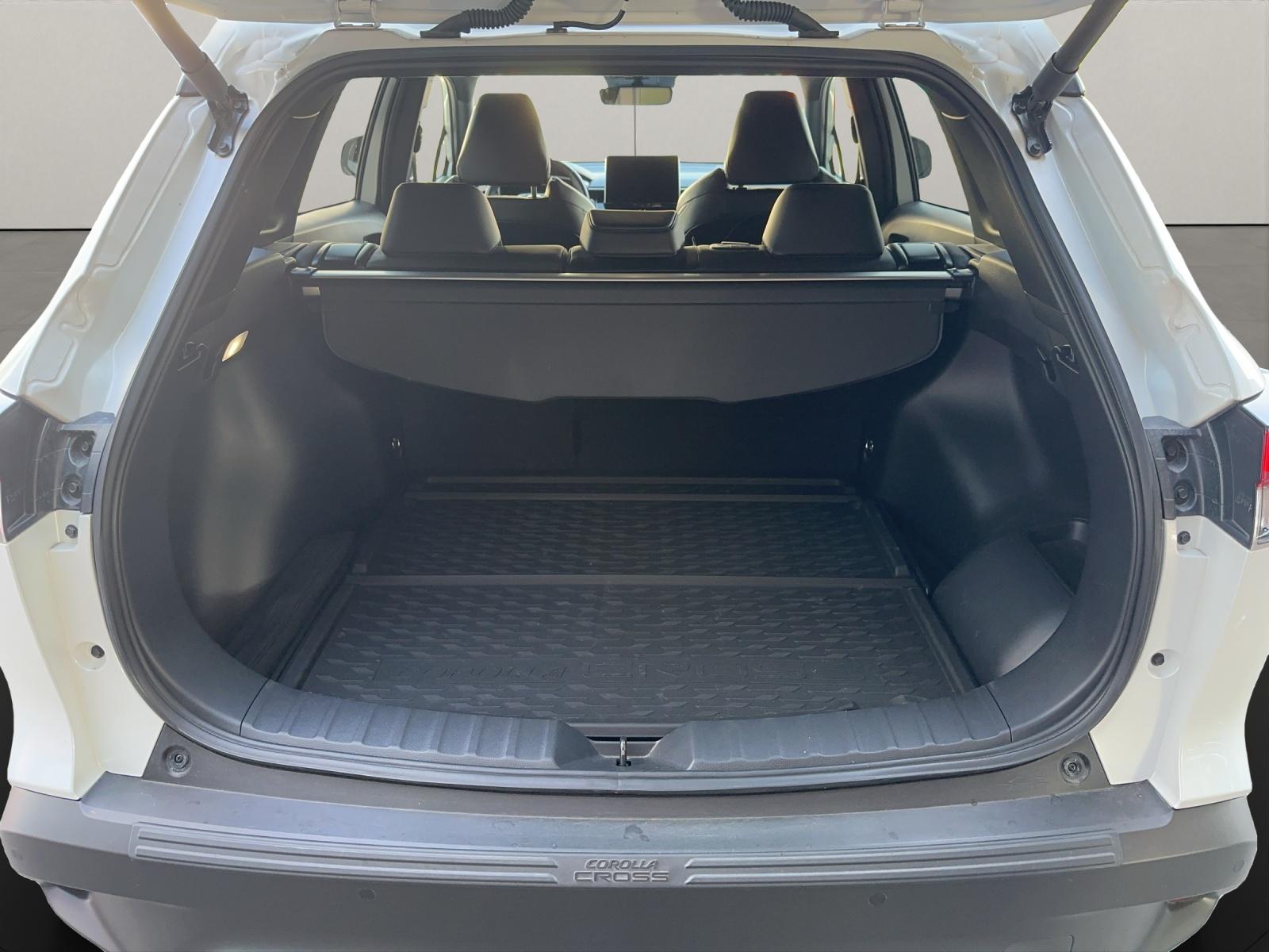 TOYOTA Corolla Cross 2.0 HSD Trend AWD-i-image-10