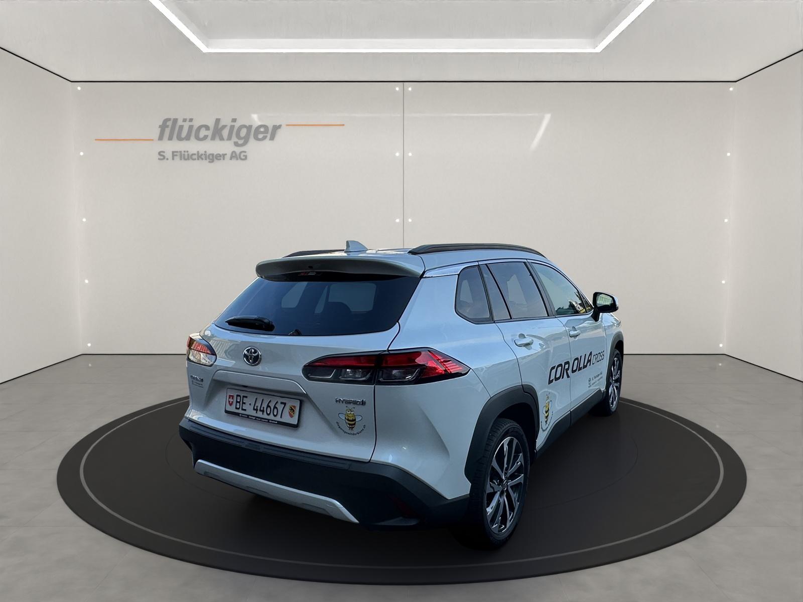 TOYOTA Corolla Cross 2.0 HSD Trend AWD-i-image-4