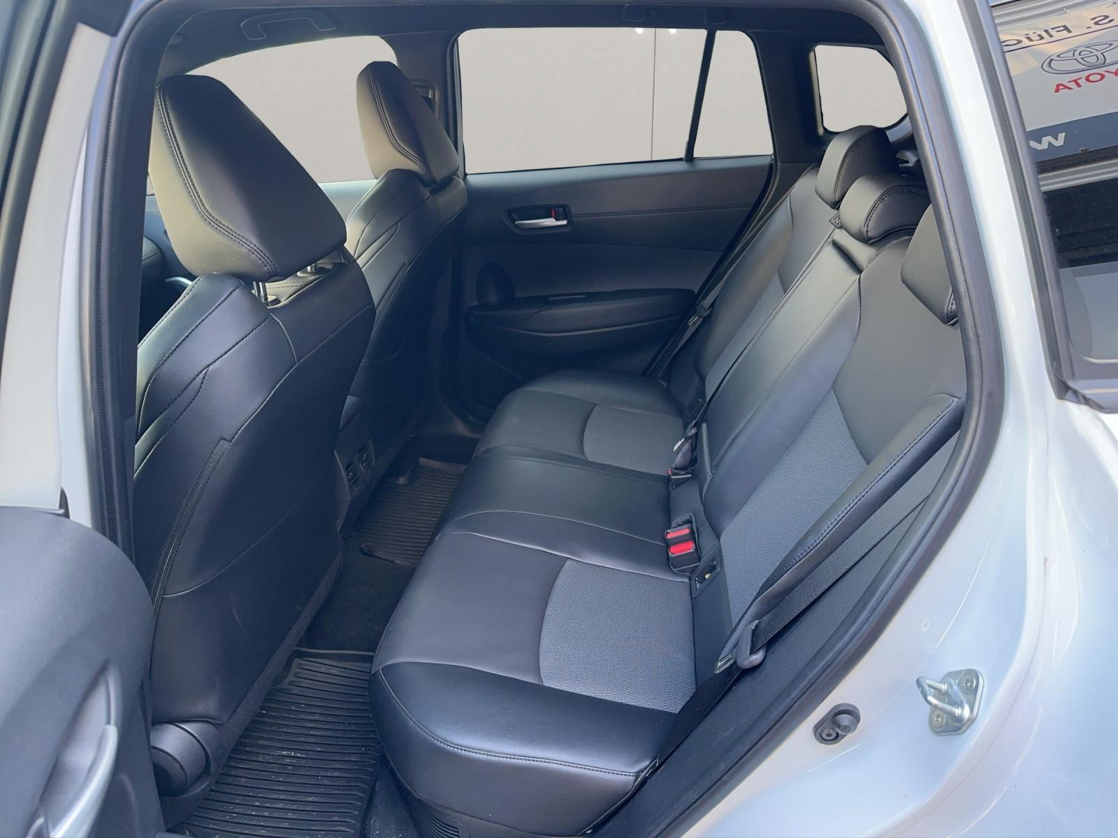 TOYOTA Corolla Cross 2.0 HSD Trend AWD-i-image-9