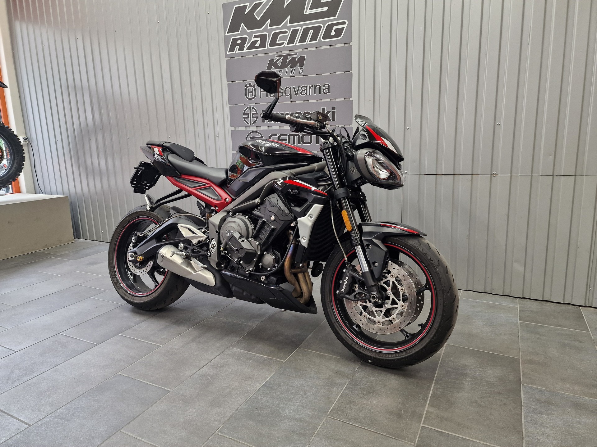 TRIUMPH Street Triple R 765 ABS-image-2