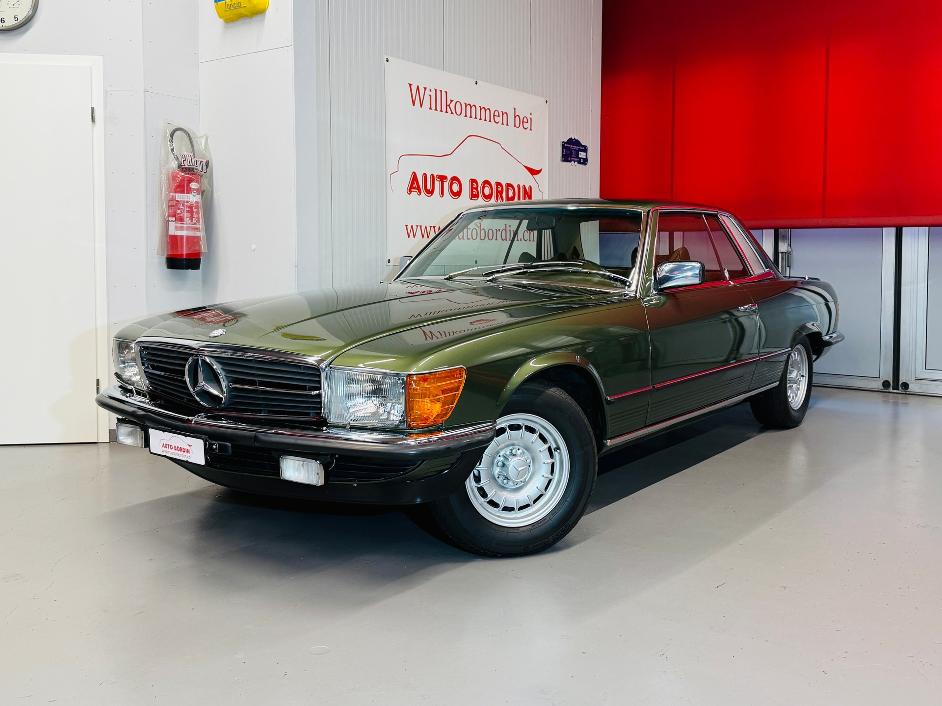 MERCEDES-BENZ 450 SLC 5.0 „Zypressengrün metallic“