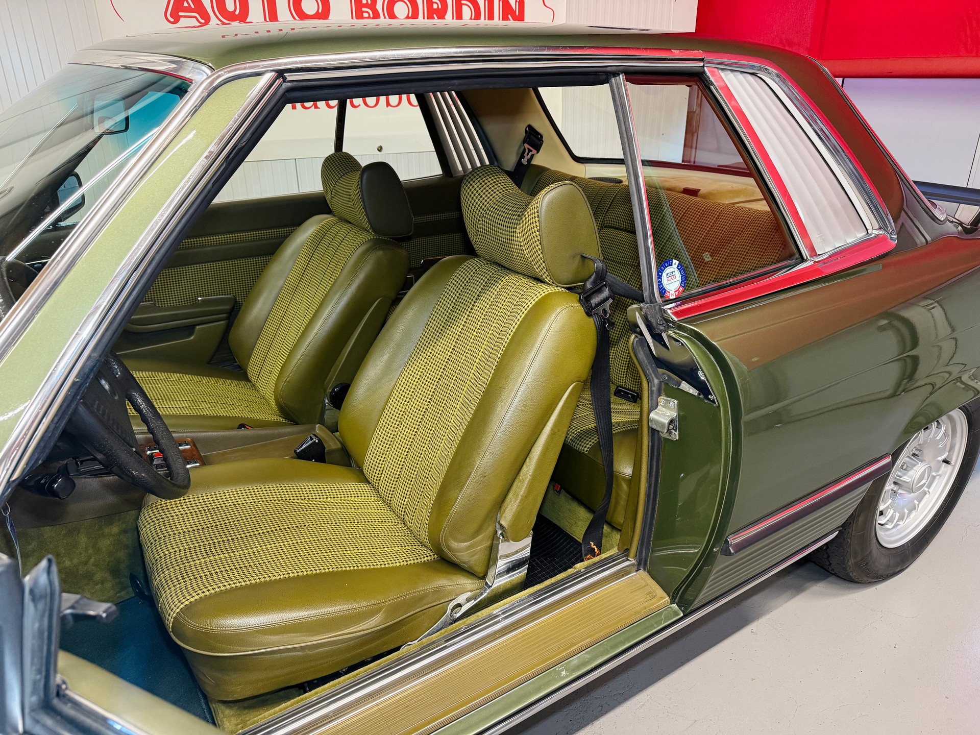 MERCEDES-BENZ 450 SLC 5.0 „Zypressengrün metallic“-image-6