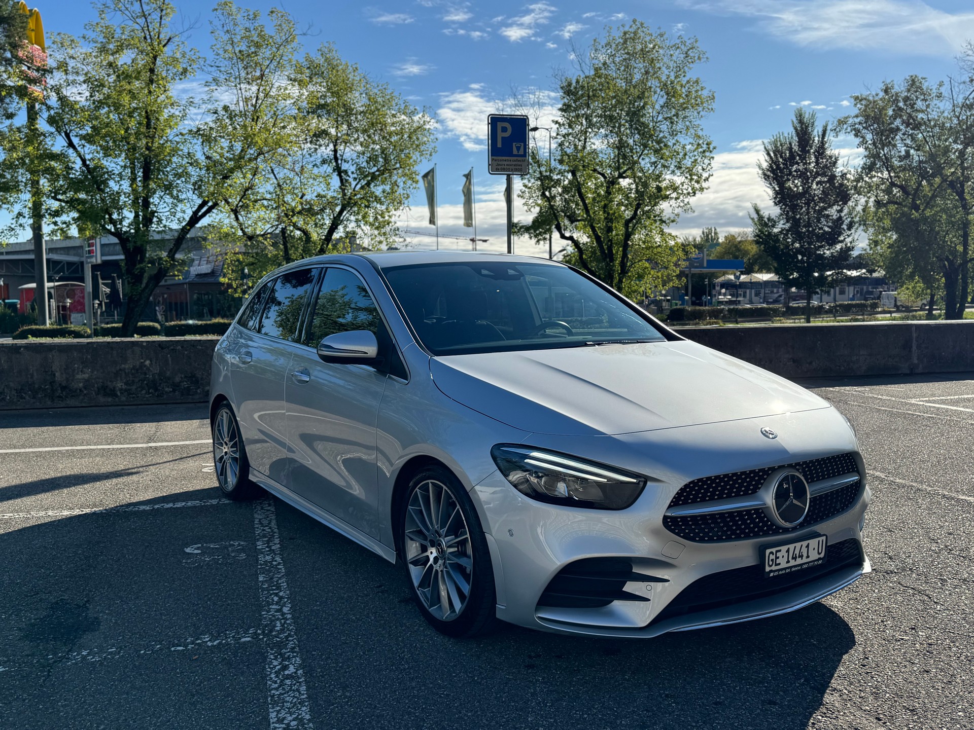 MERCEDES-BENZ B 200 AMG Line 7G-DCT-image-4