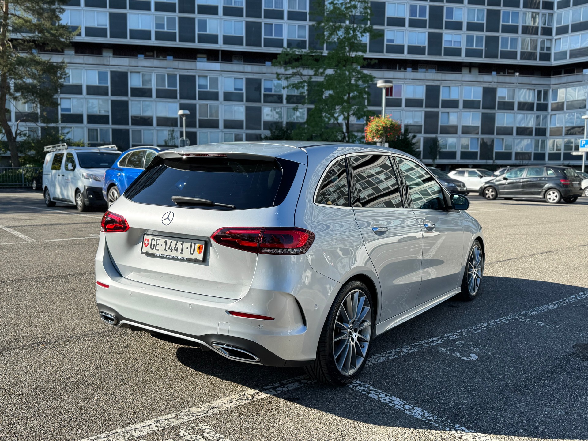 MERCEDES-BENZ B 200 AMG Line 7G-DCT-image-8