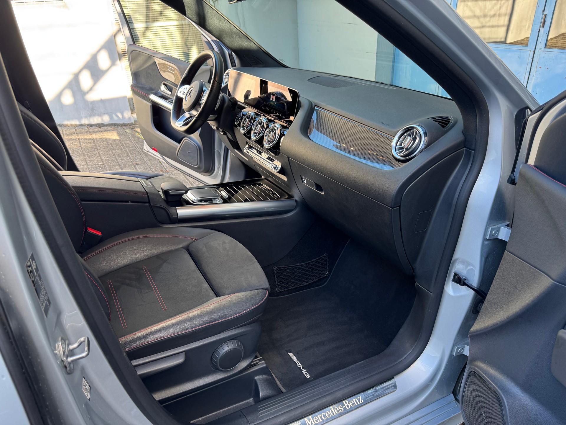 MERCEDES-BENZ B 200 AMG Line 7G-DCT-image-11
