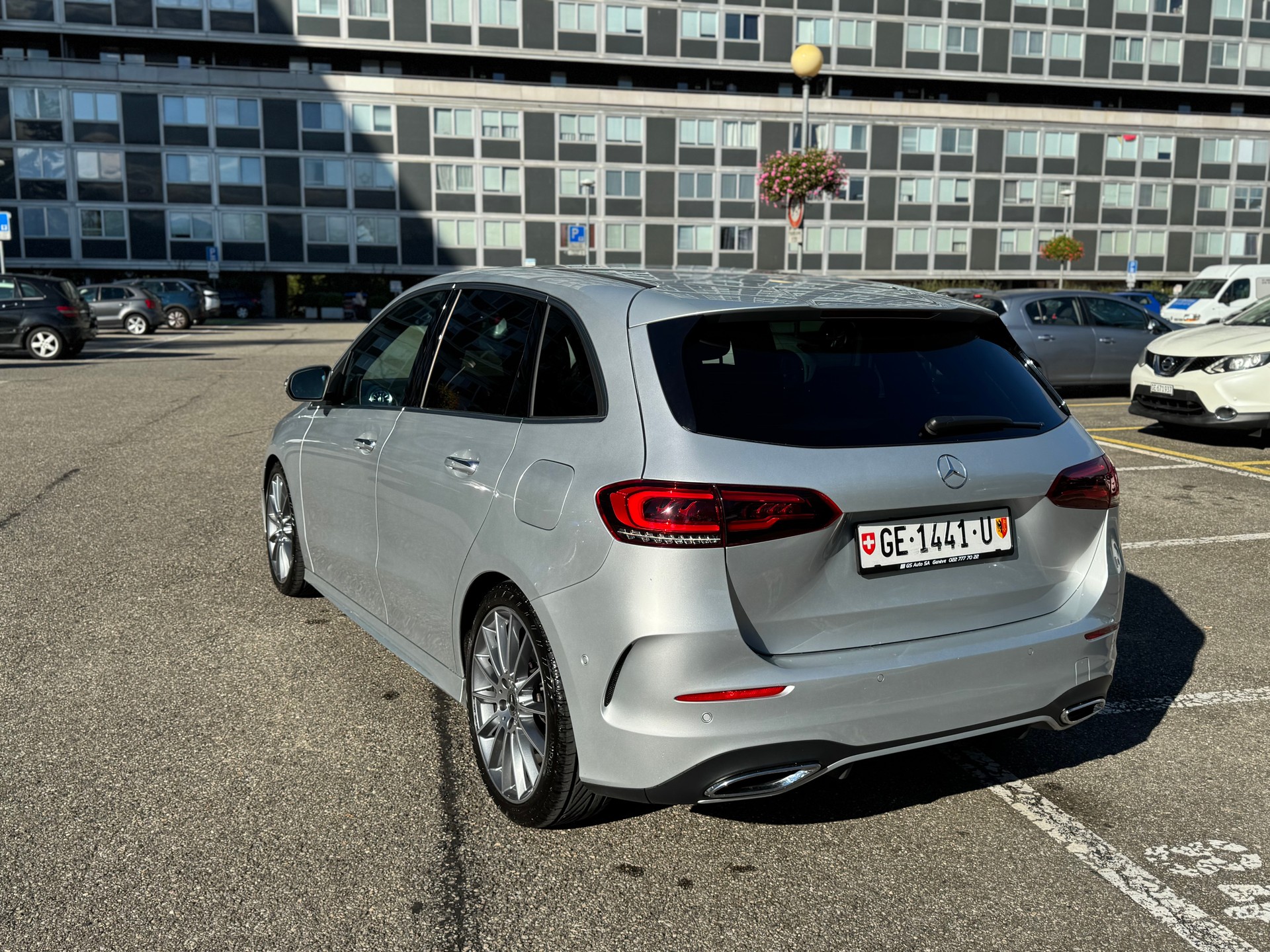 MERCEDES-BENZ B 200 AMG Line 7G-DCT-image-9