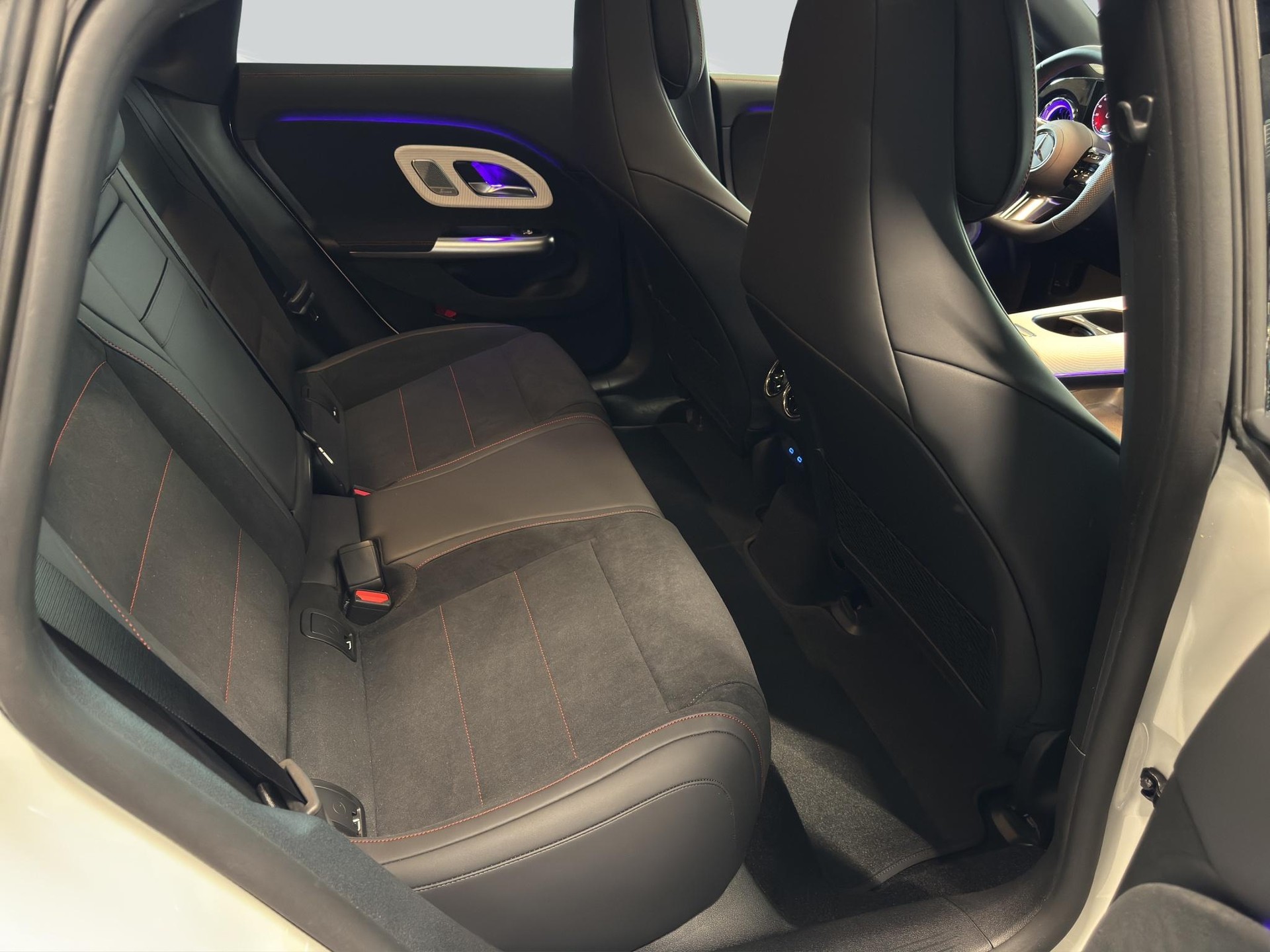 MERCEDES-BENZ CLA 350 AMG Line 4matic-image-9