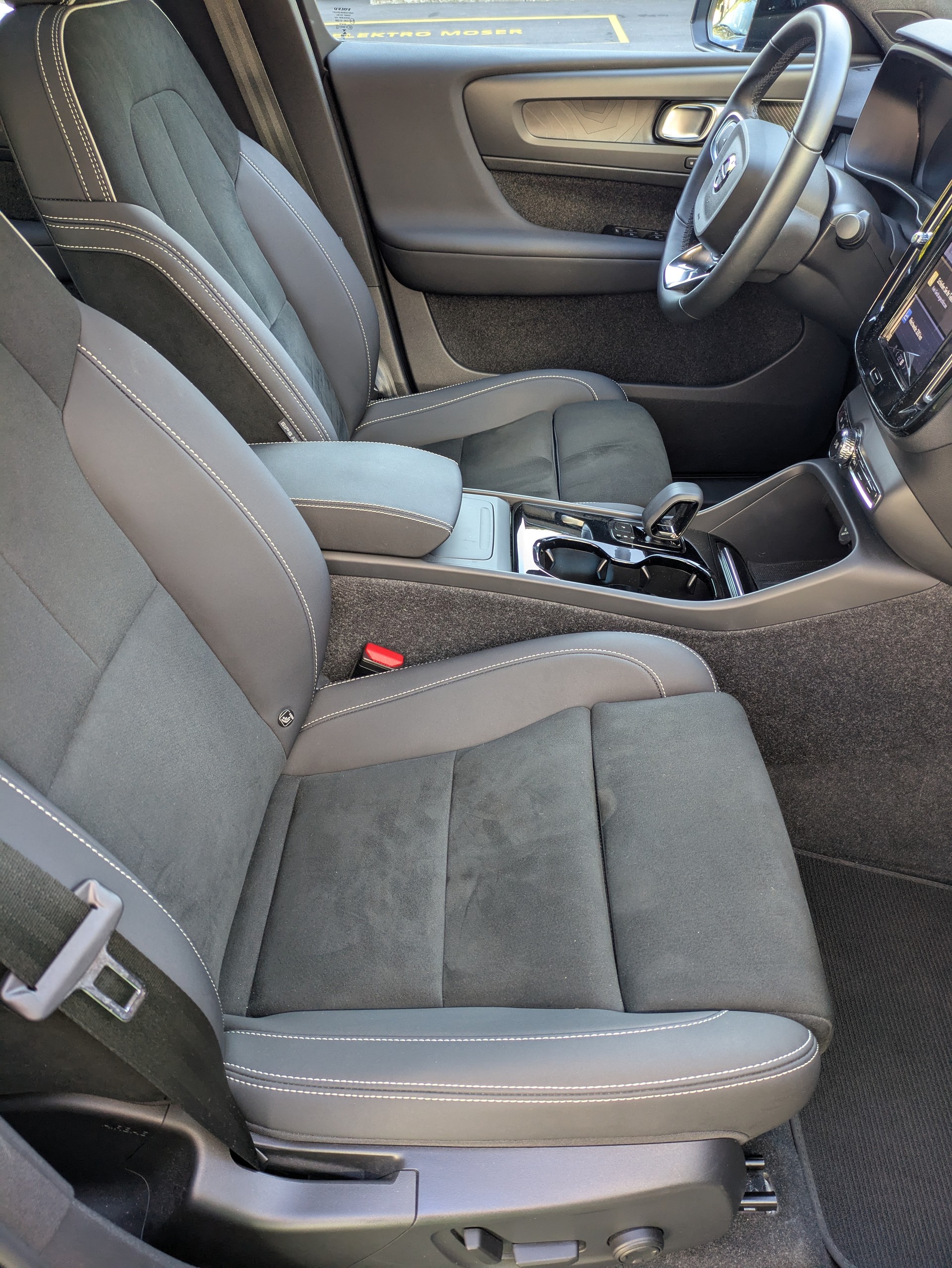 VOLVO C40 P8 Twin Recharge AWD-image-9