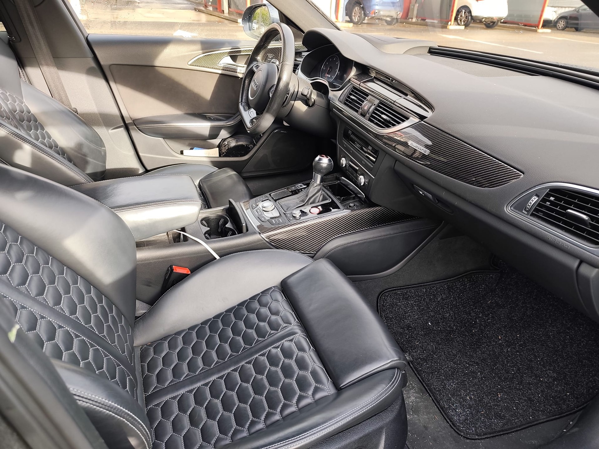 AUDI RS6 Avant 4.0 TFSI V8 quattro Tiptronic-image-14