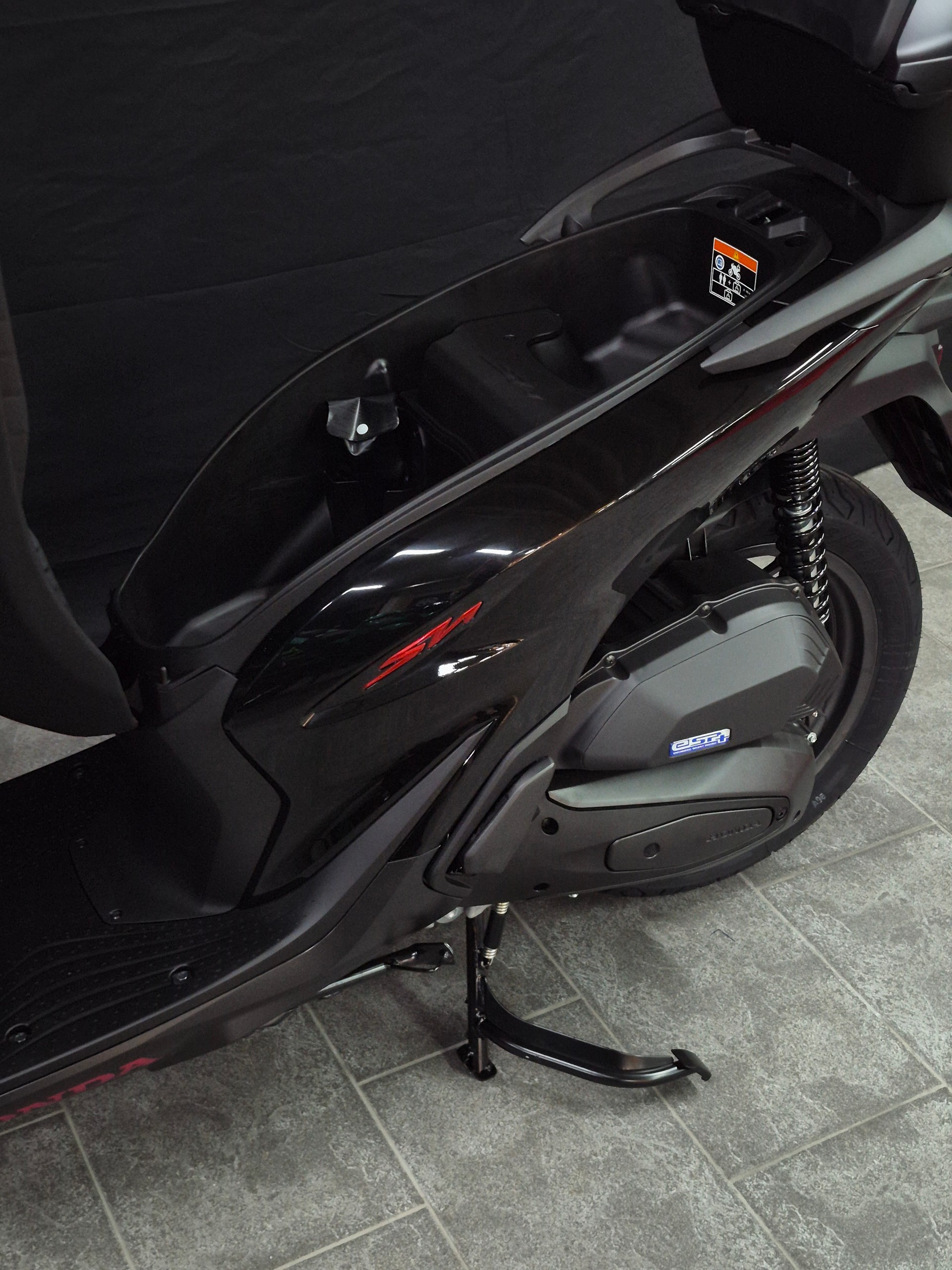 HONDA SH 125 Sporty-image-12