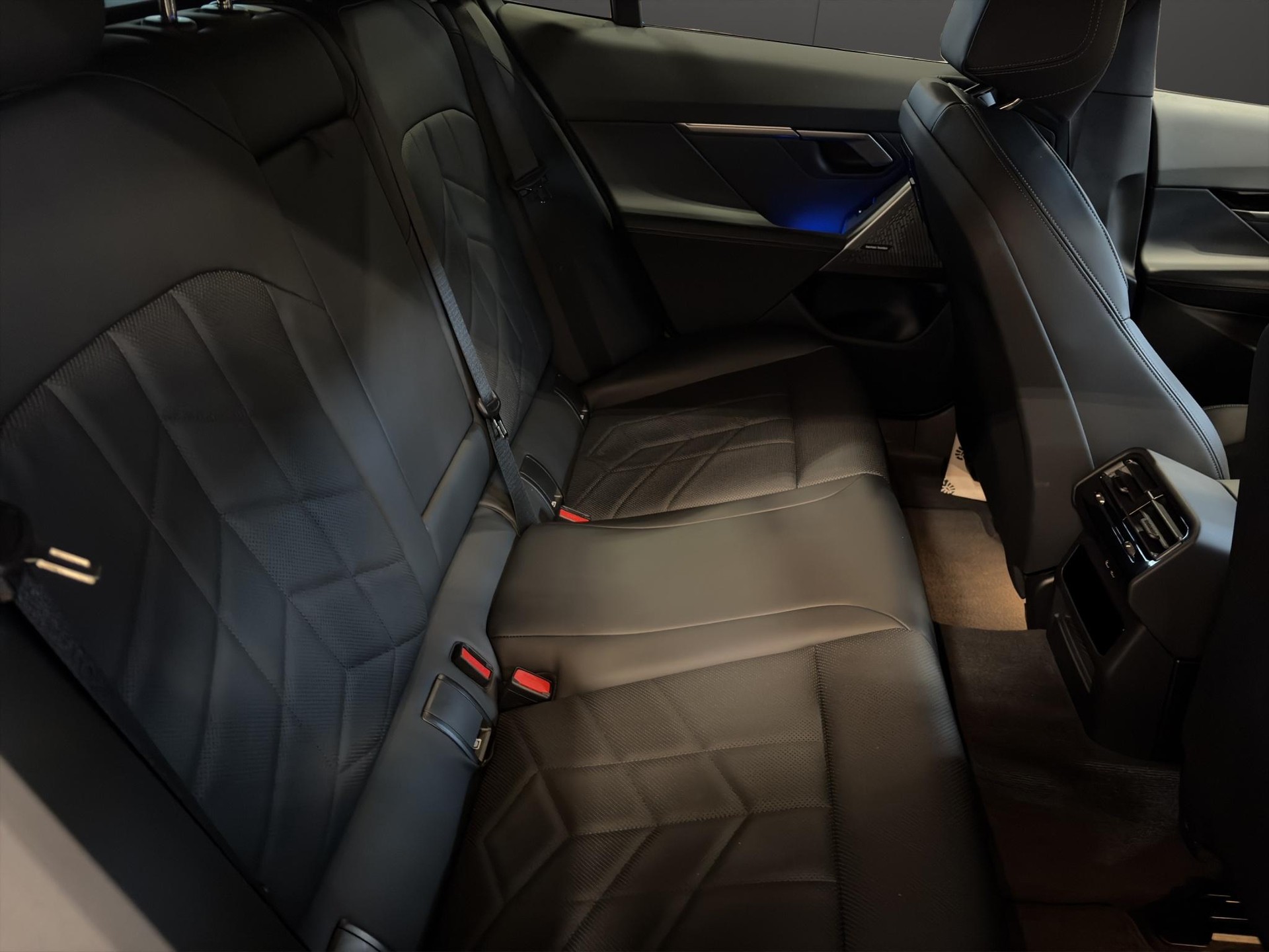 BMW 520d xDrive Touring M Sport-image-16