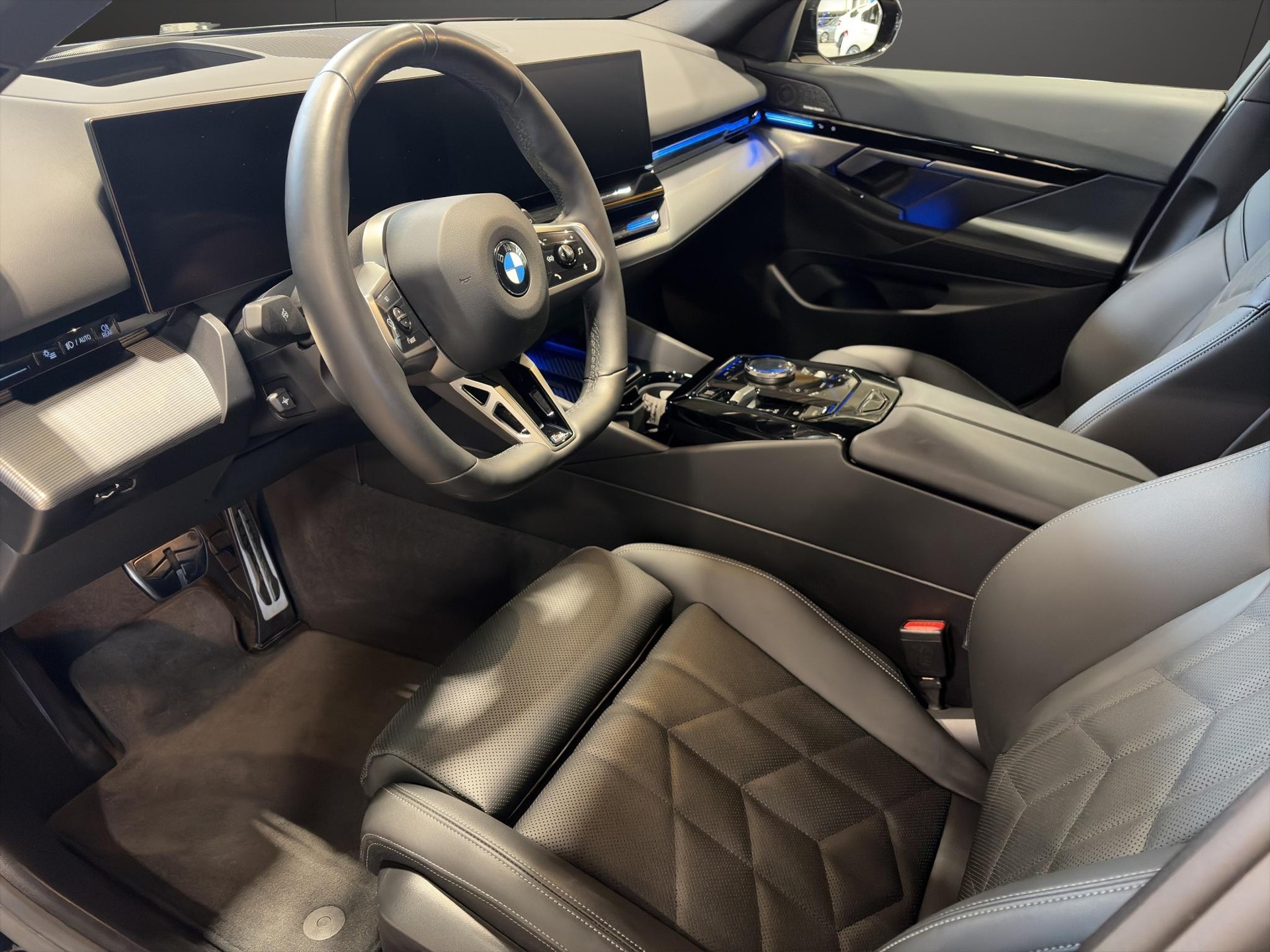 BMW 520d xDrive Touring M Sport-image-7
