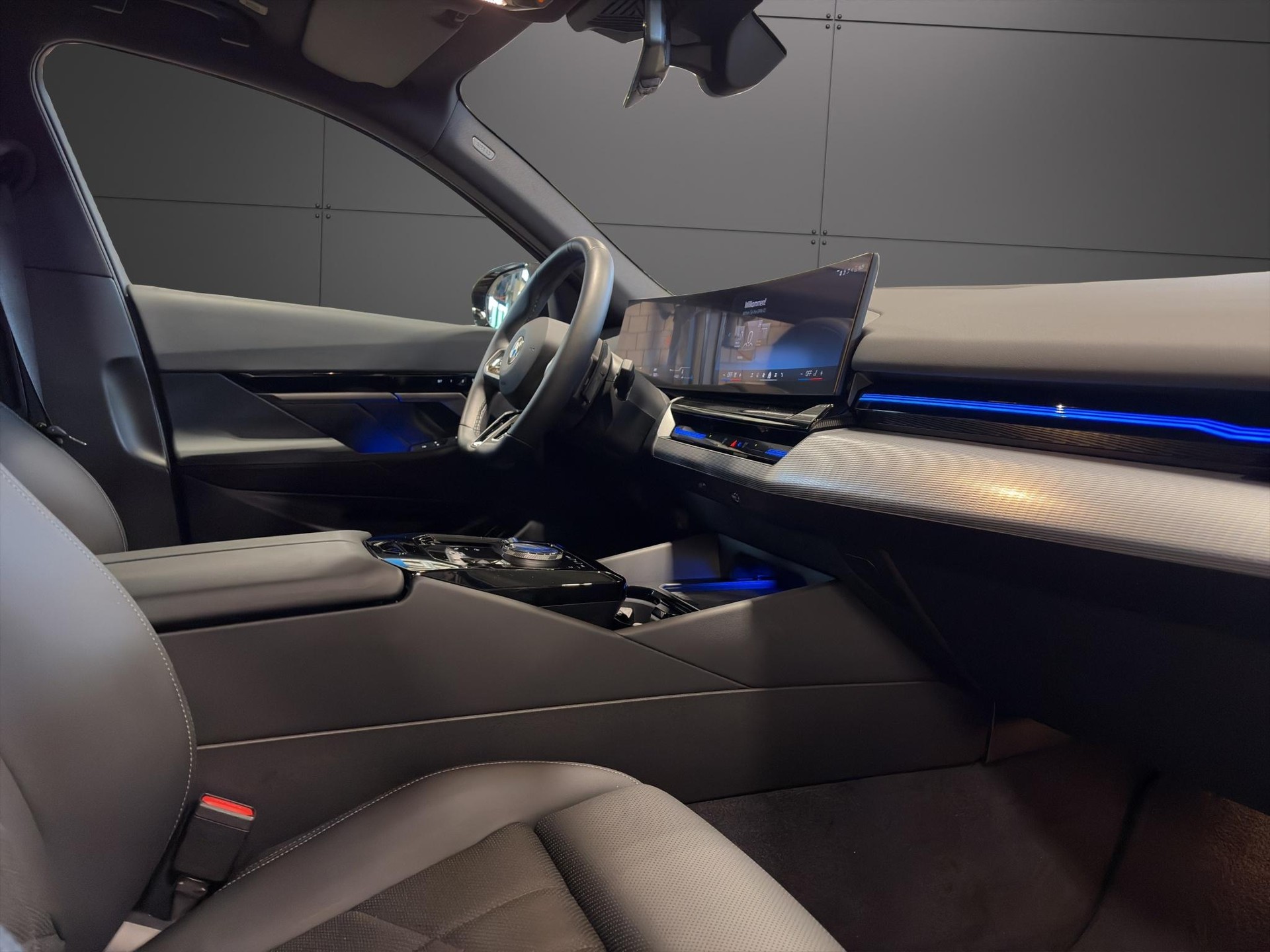 BMW 520d xDrive Touring M Sport-image-17
