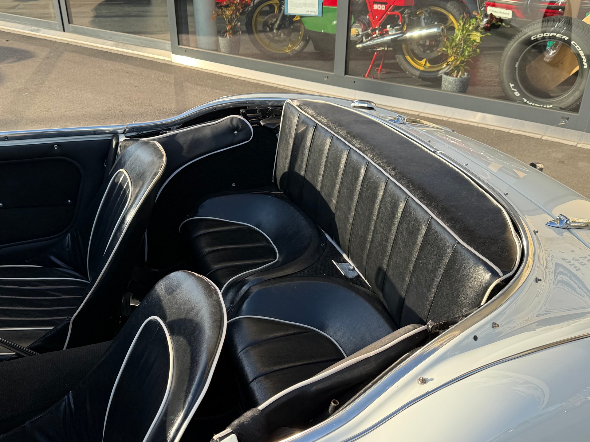AUSTIN-HEALEY 100-Six BN4-image-7