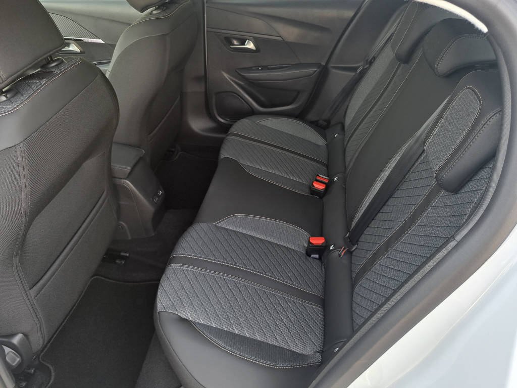 PEUGEOT 208 e-Allure 156c (8 ans de garantie)-image-9