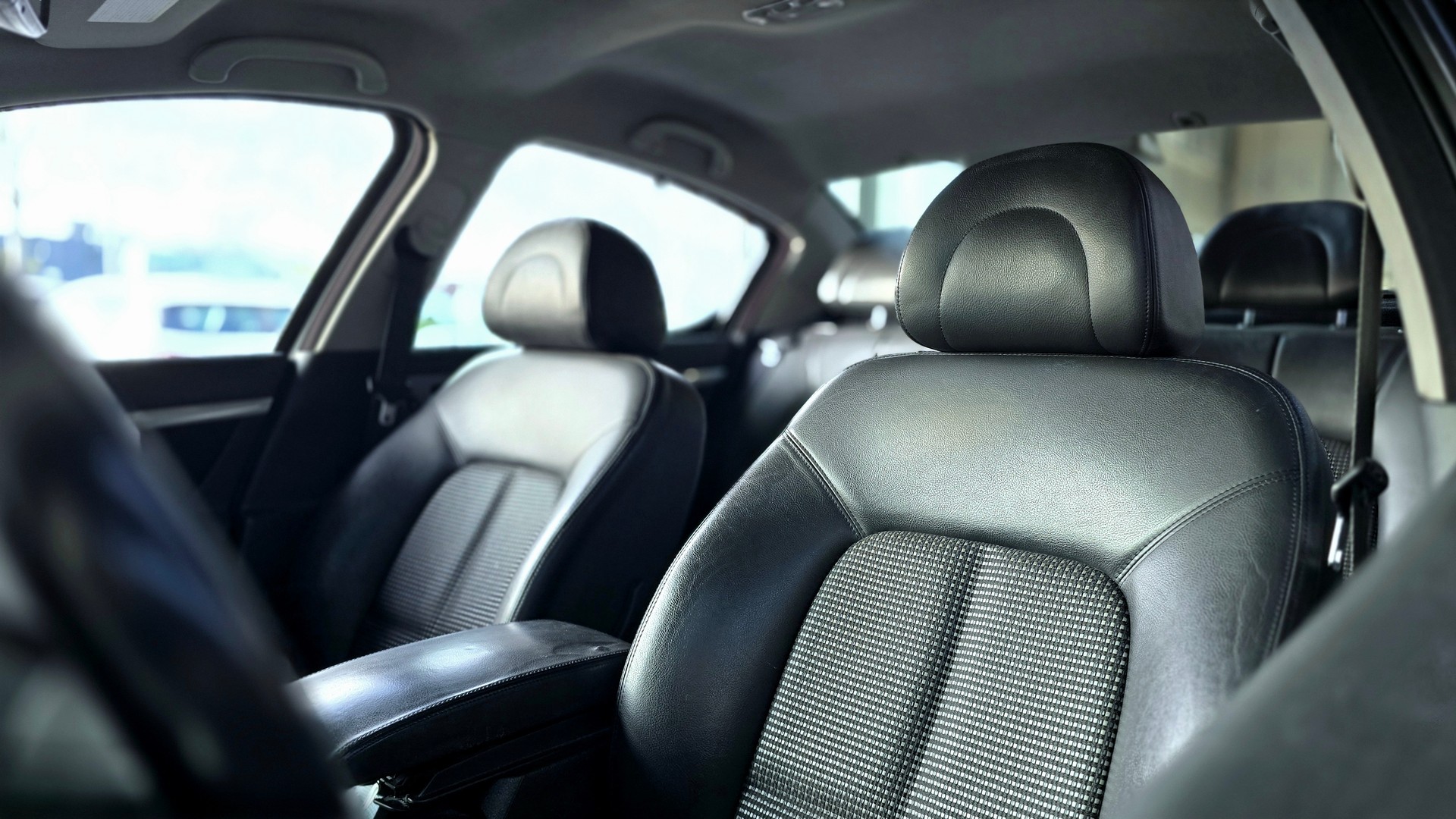PEUGEOT 407 2.0 HDI SV Executive-image-15