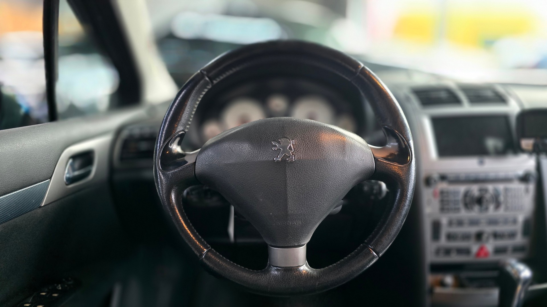 PEUGEOT 407 2.0 HDI SV Executive-image-21