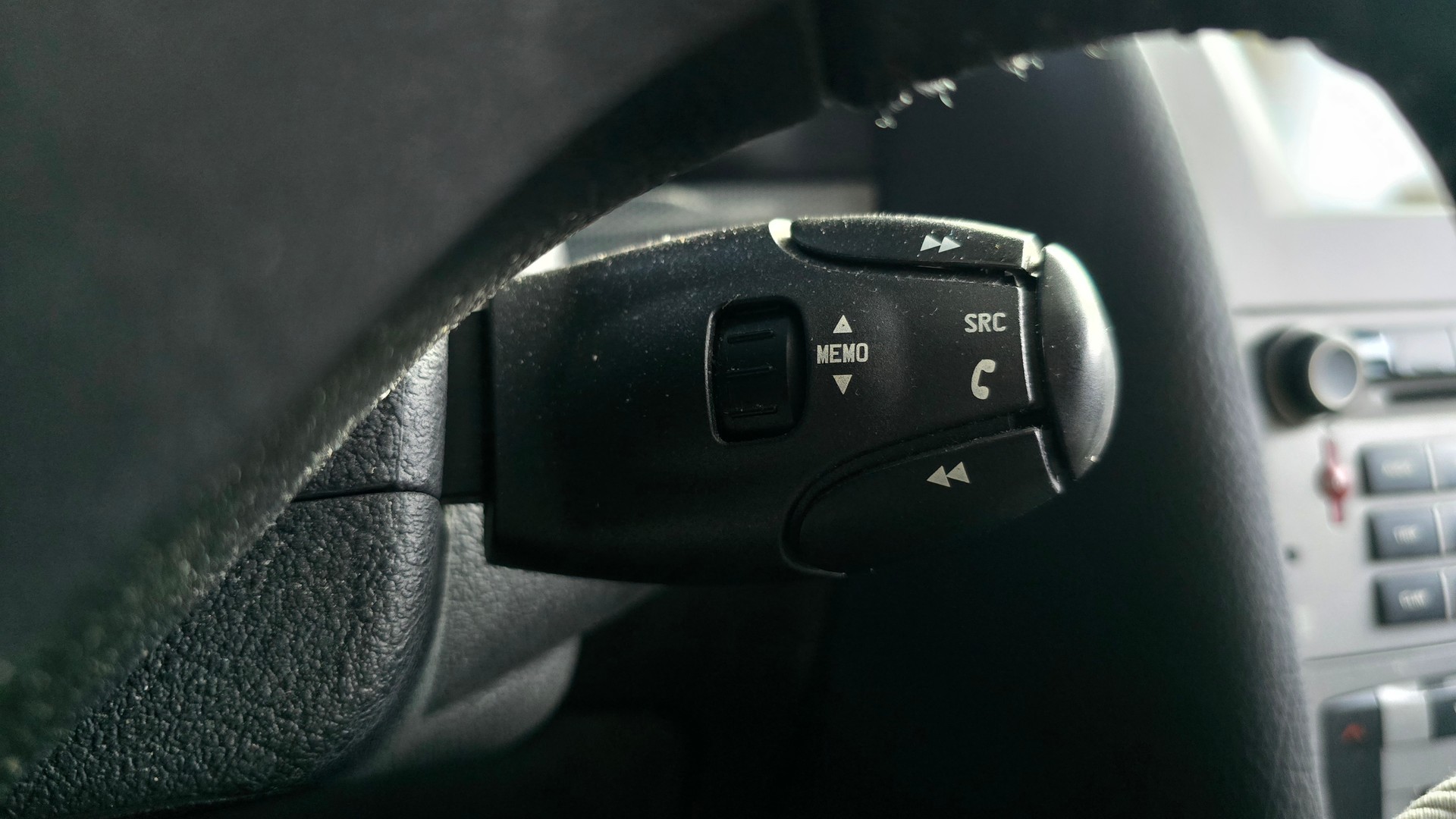 PEUGEOT 407 2.0 HDI SV Executive-image-26