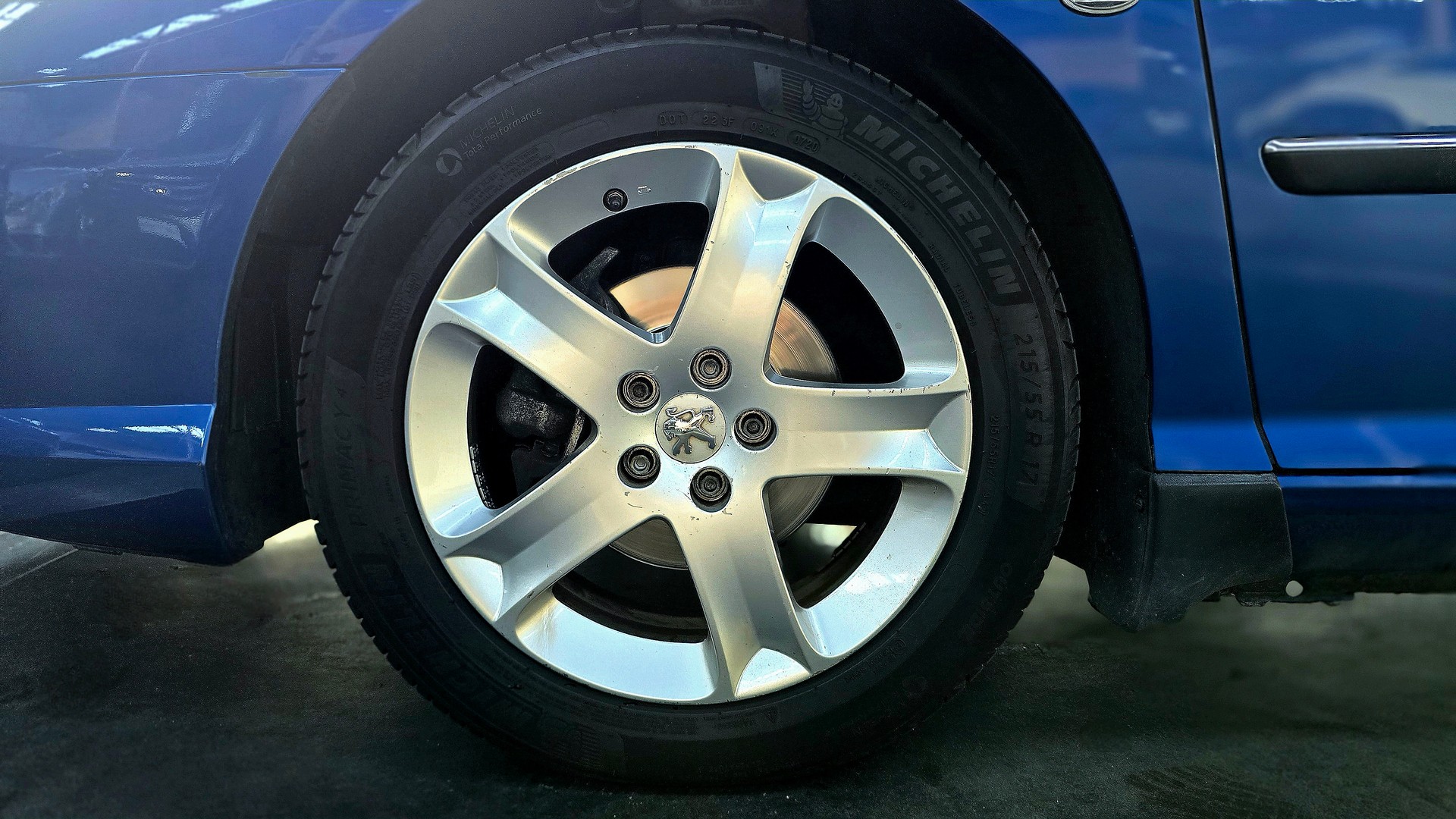 PEUGEOT 407 2.0 HDI SV Executive-image-14