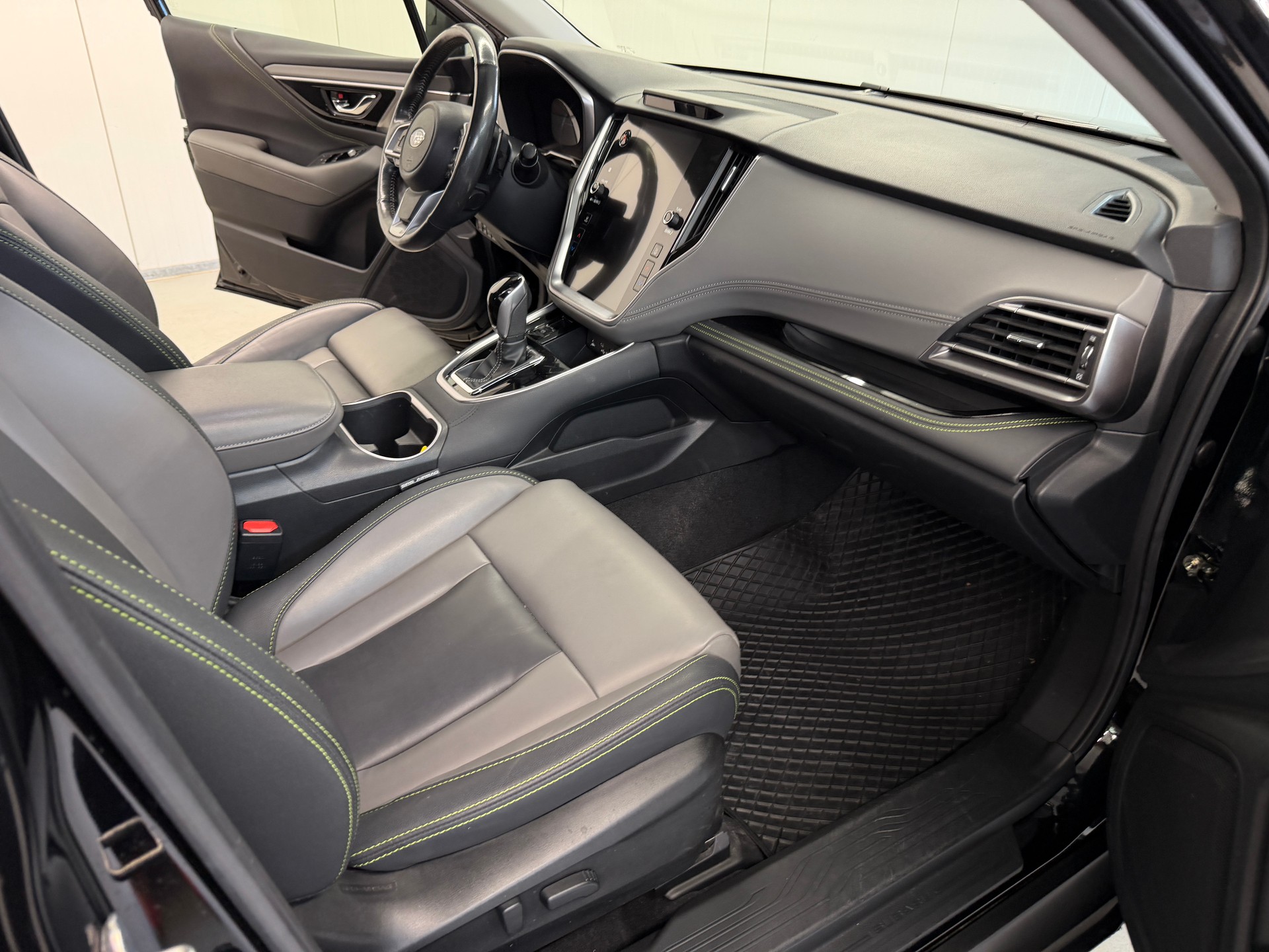 SUBARU Outback 2.5i Crossroad AWD Lineartronic-image-16