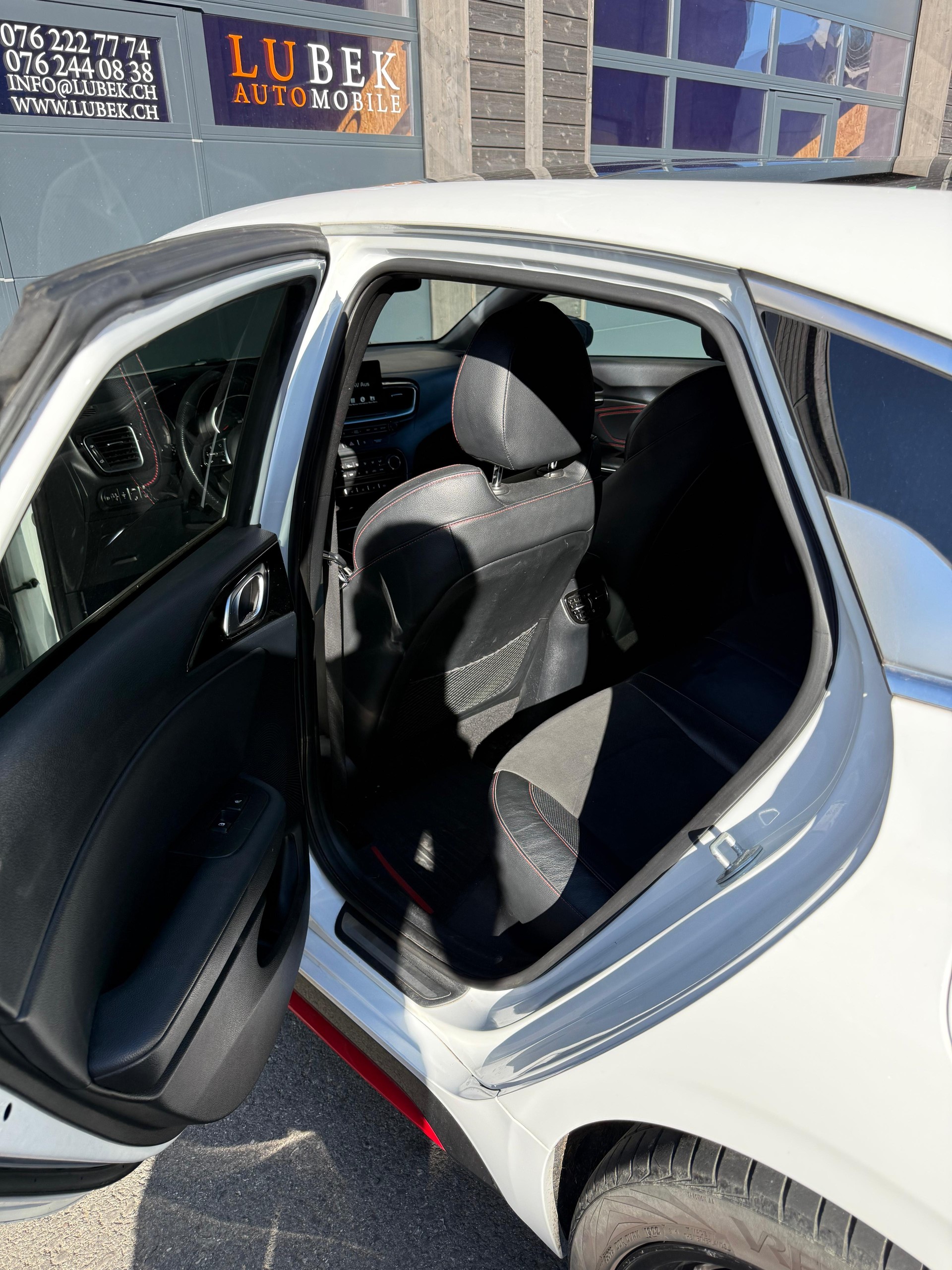 KIA ProCeed 1.6 T-GDi GT DCT-image-6