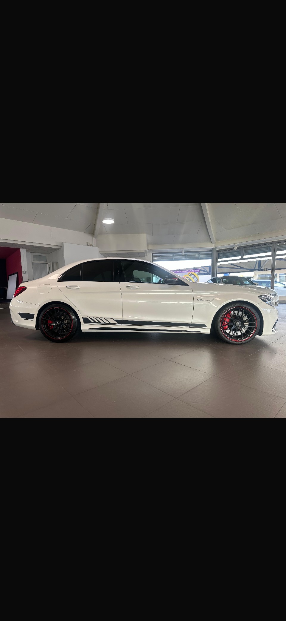 MERCEDES-BENZ Edition 1-showroom-element-3
